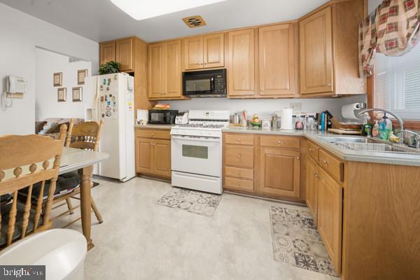 3413 RETLAW ROAD
