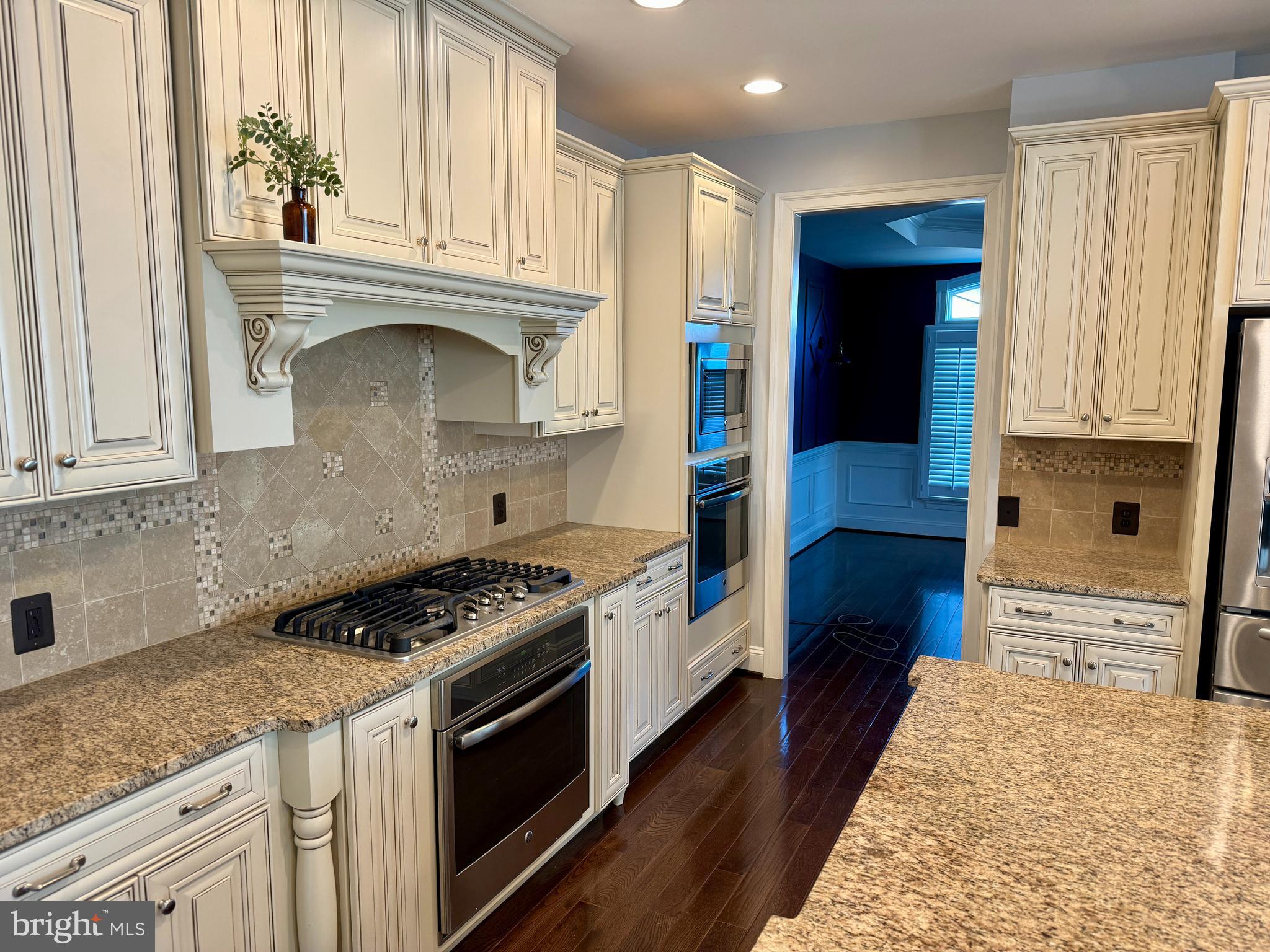 AVONLEA - Residential Lease