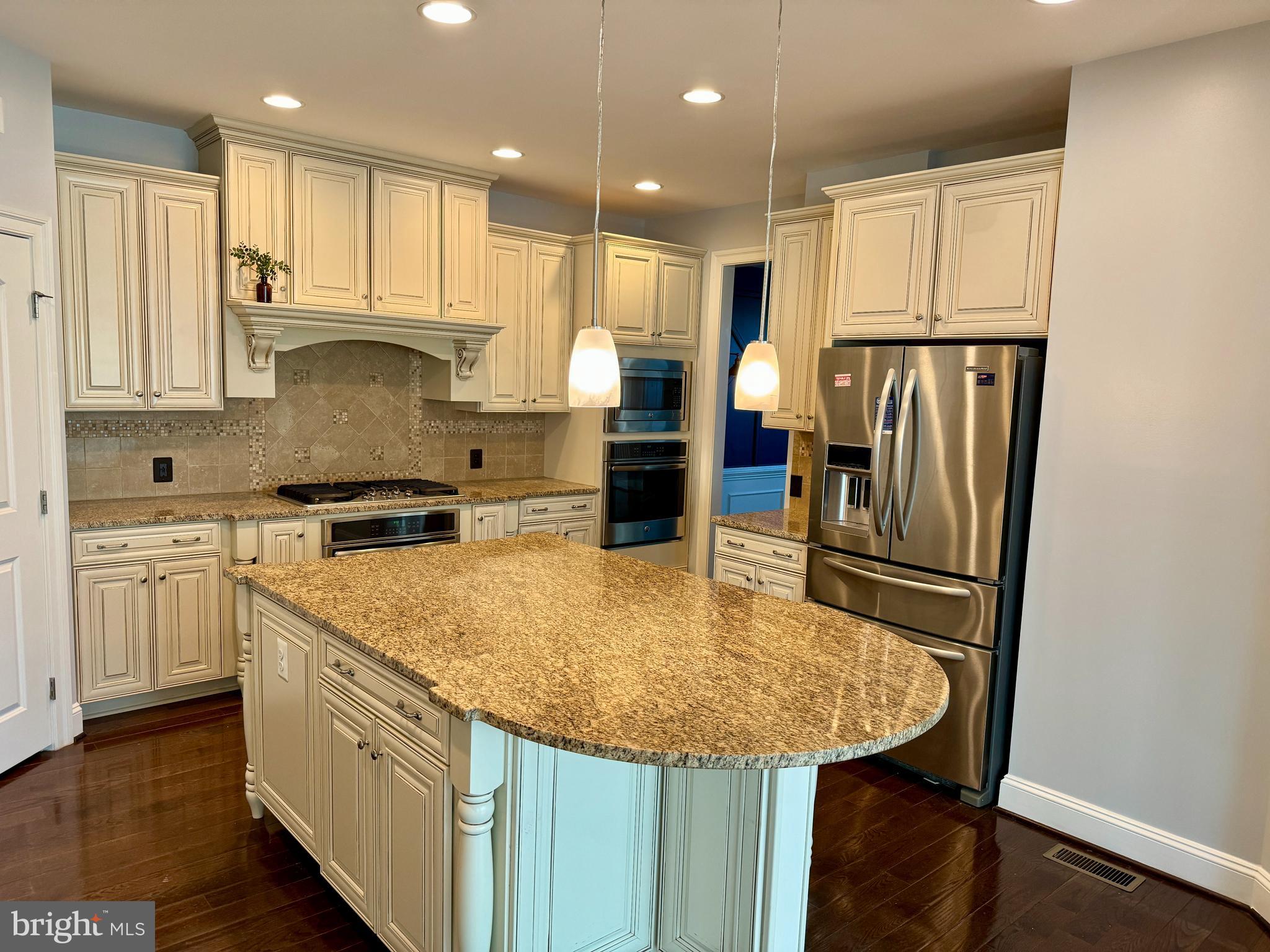 AVONLEA - Residential Lease