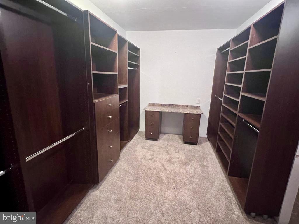 AVONLEA - Residential Lease