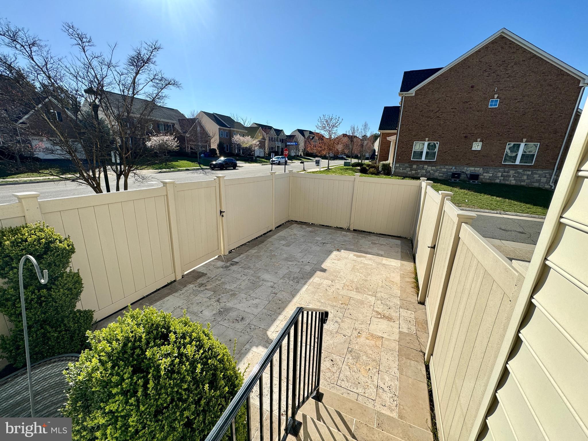 AVONLEA - Residential Lease