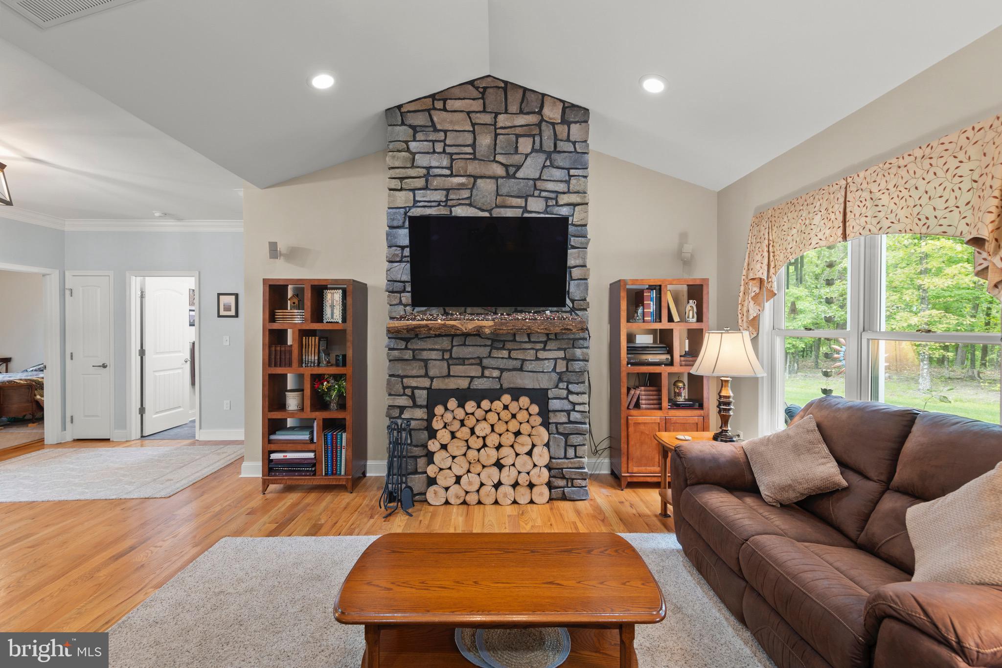 881 ADAMS ROAD
