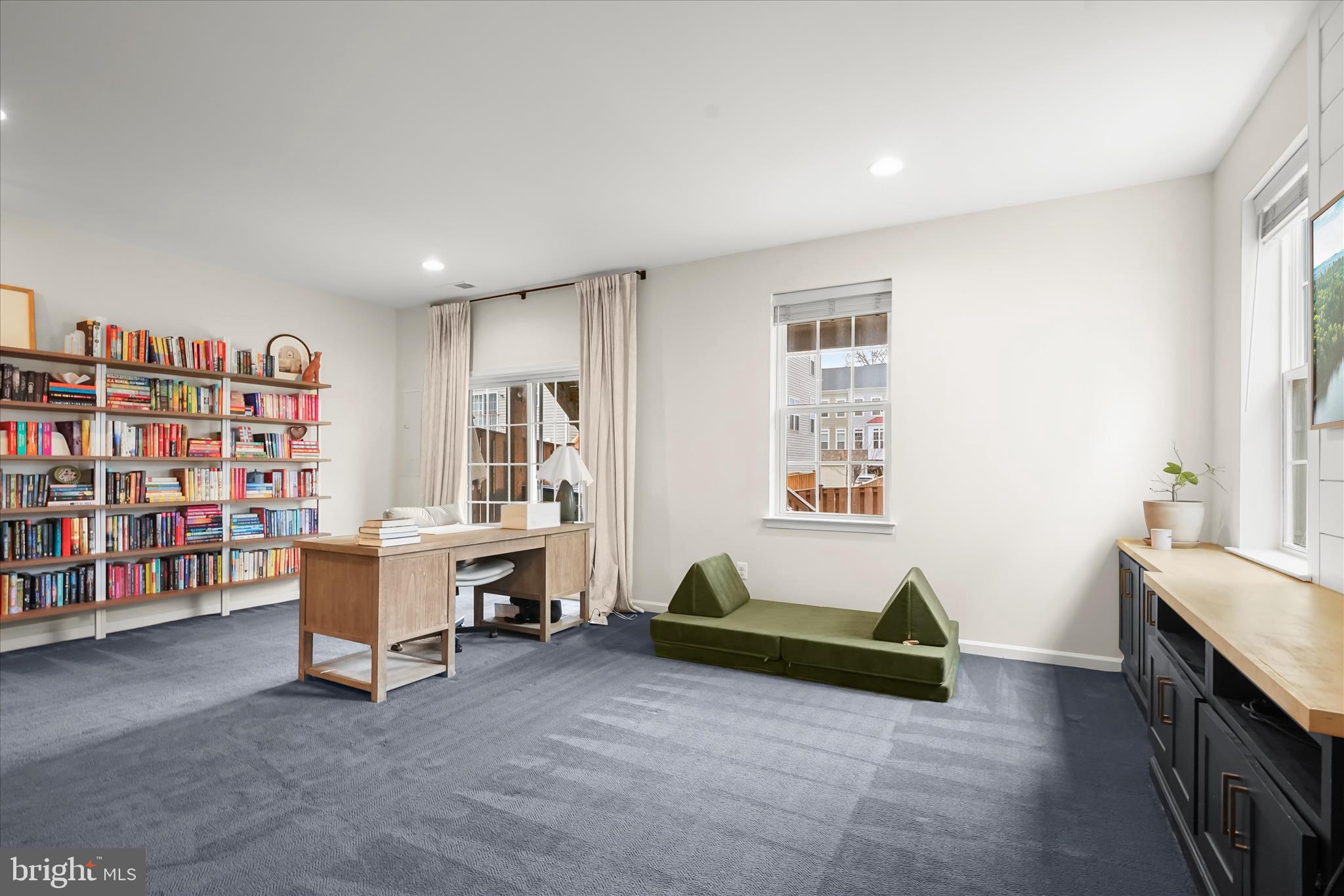 MAYFAIR - Residential