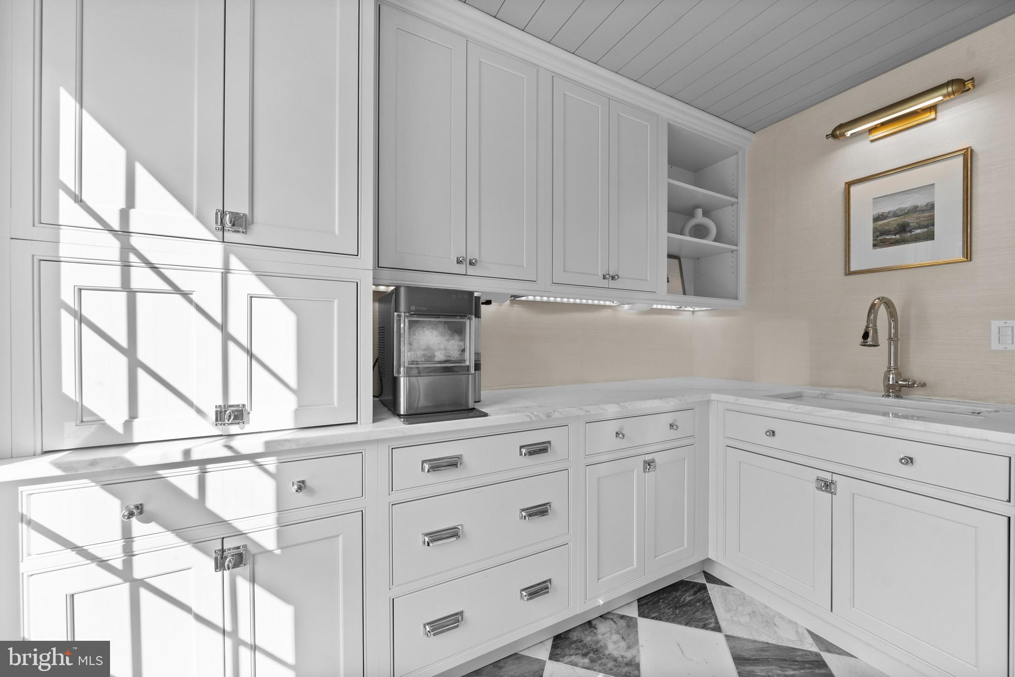 KINGS MANOR SCOTTS - Residential