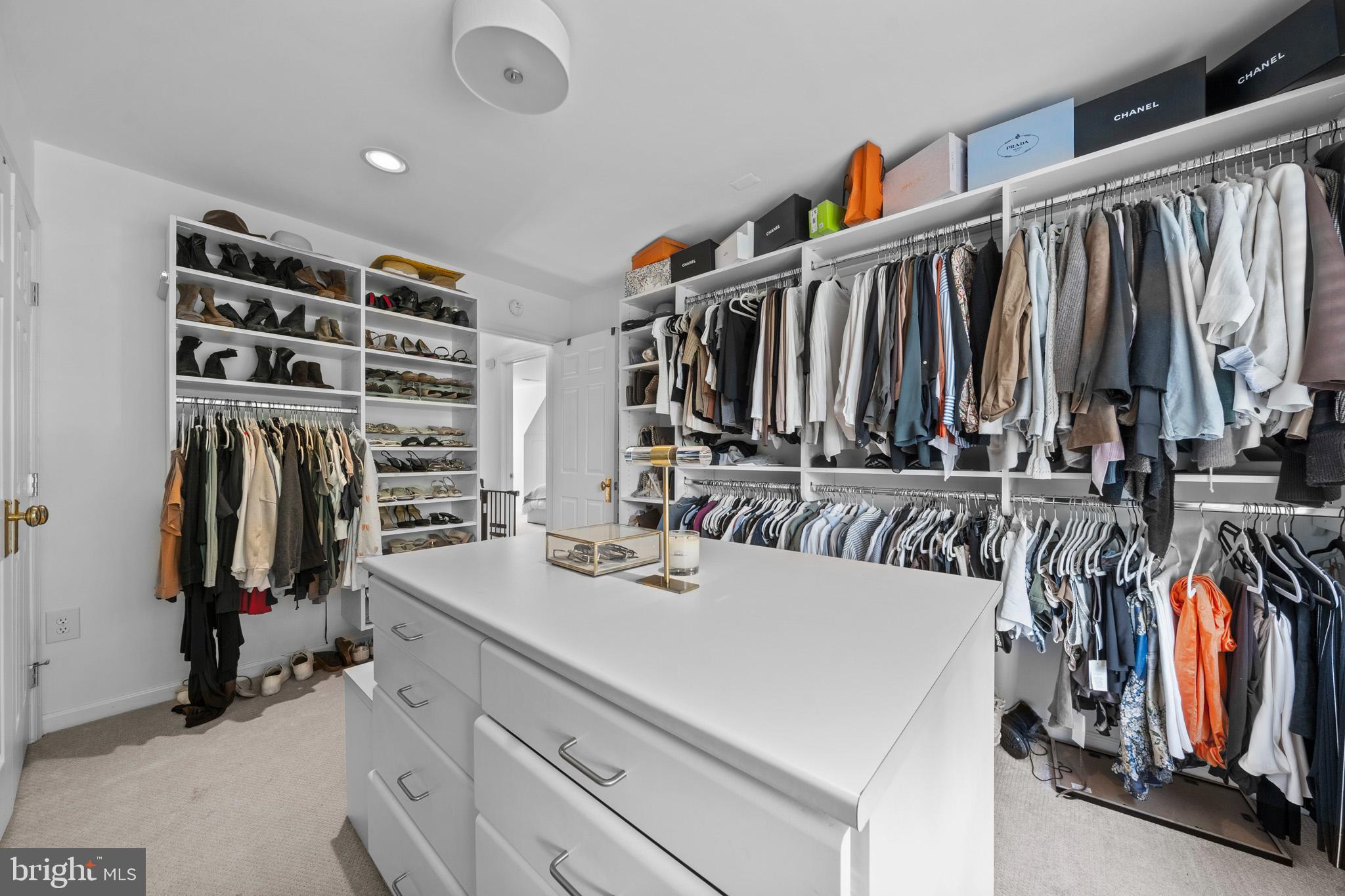 KINGS MANOR SCOTTS - Residential