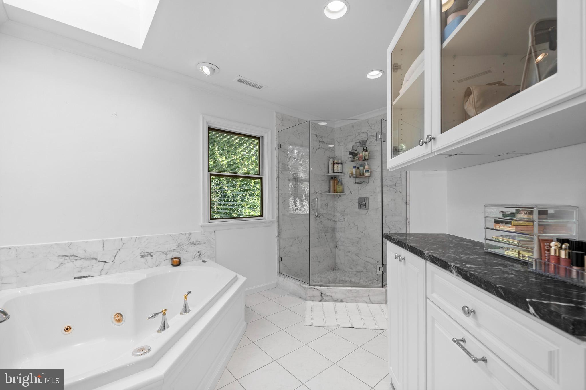 KINGS MANOR SCOTTS - Residential