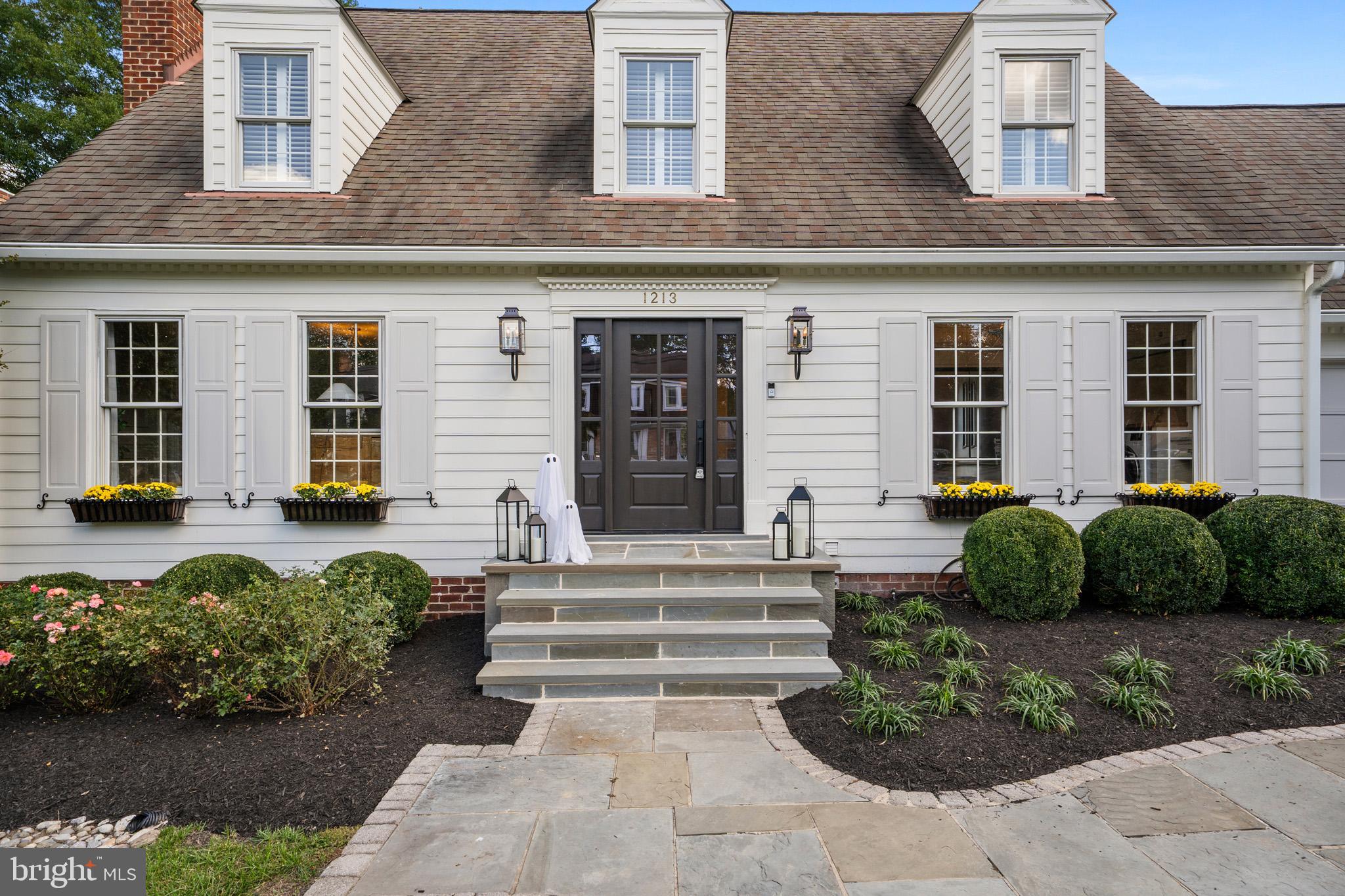 KINGS MANOR SCOTTS - Residential