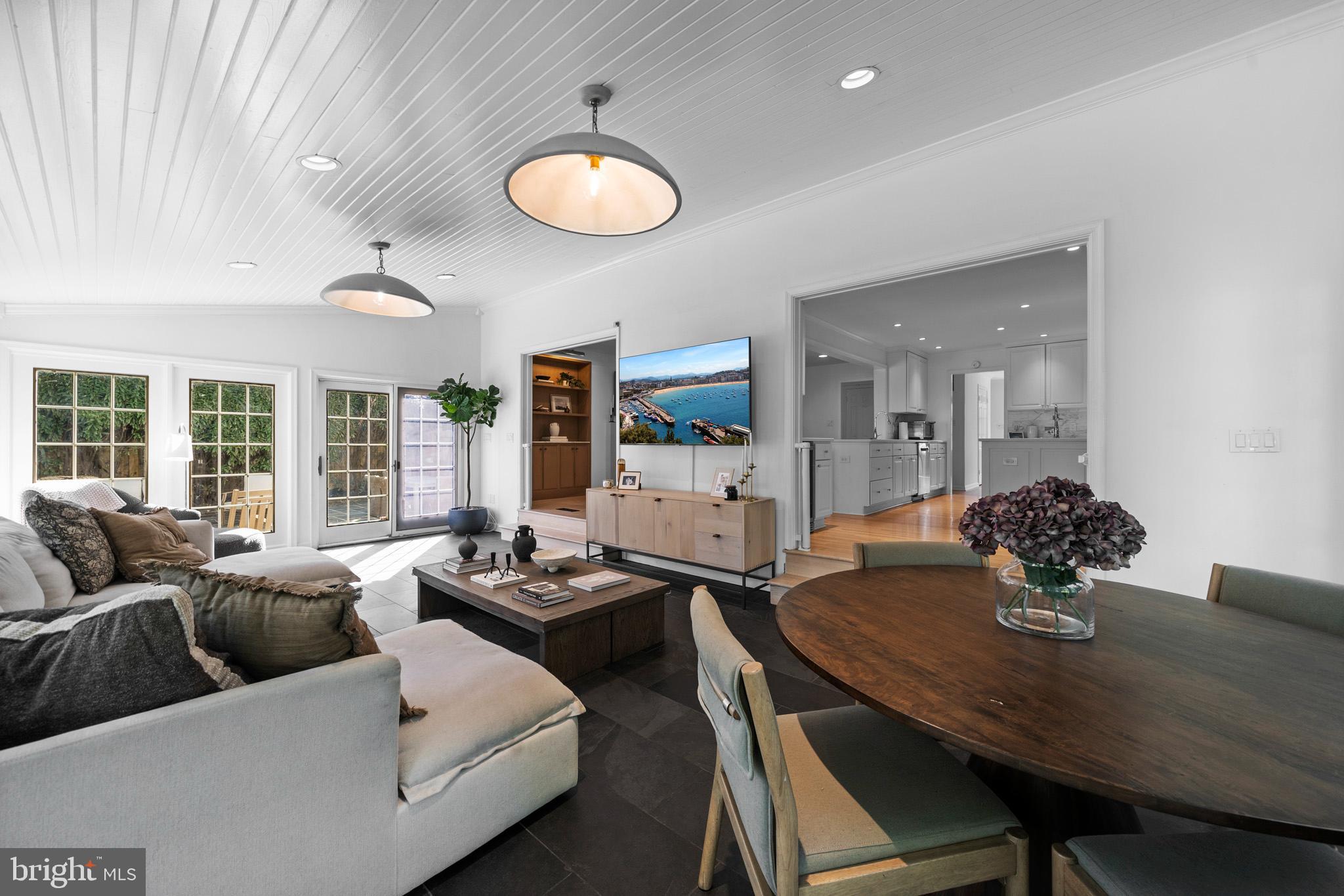 KINGS MANOR SCOTTS - Residential