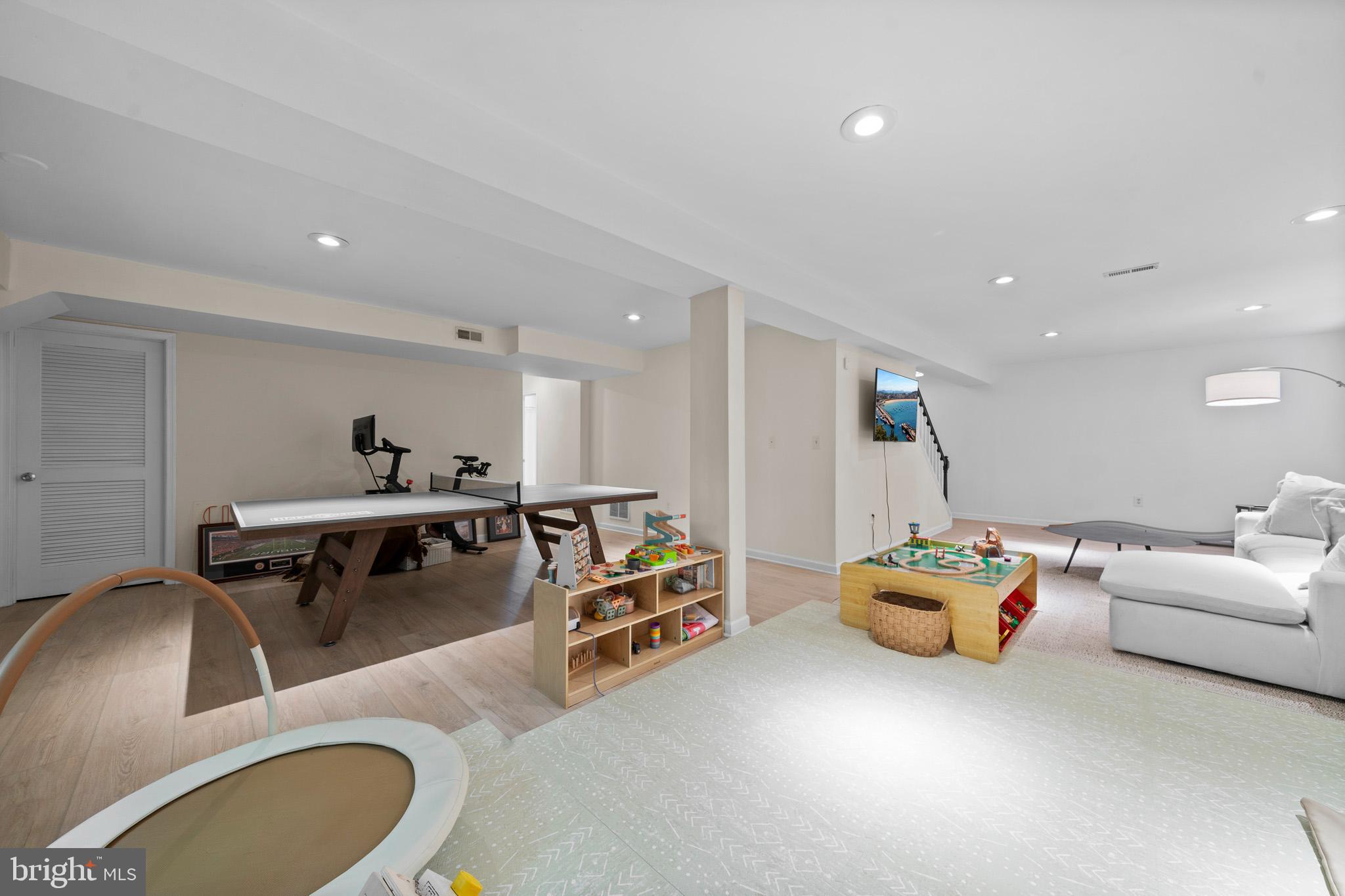 KINGS MANOR SCOTTS - Residential