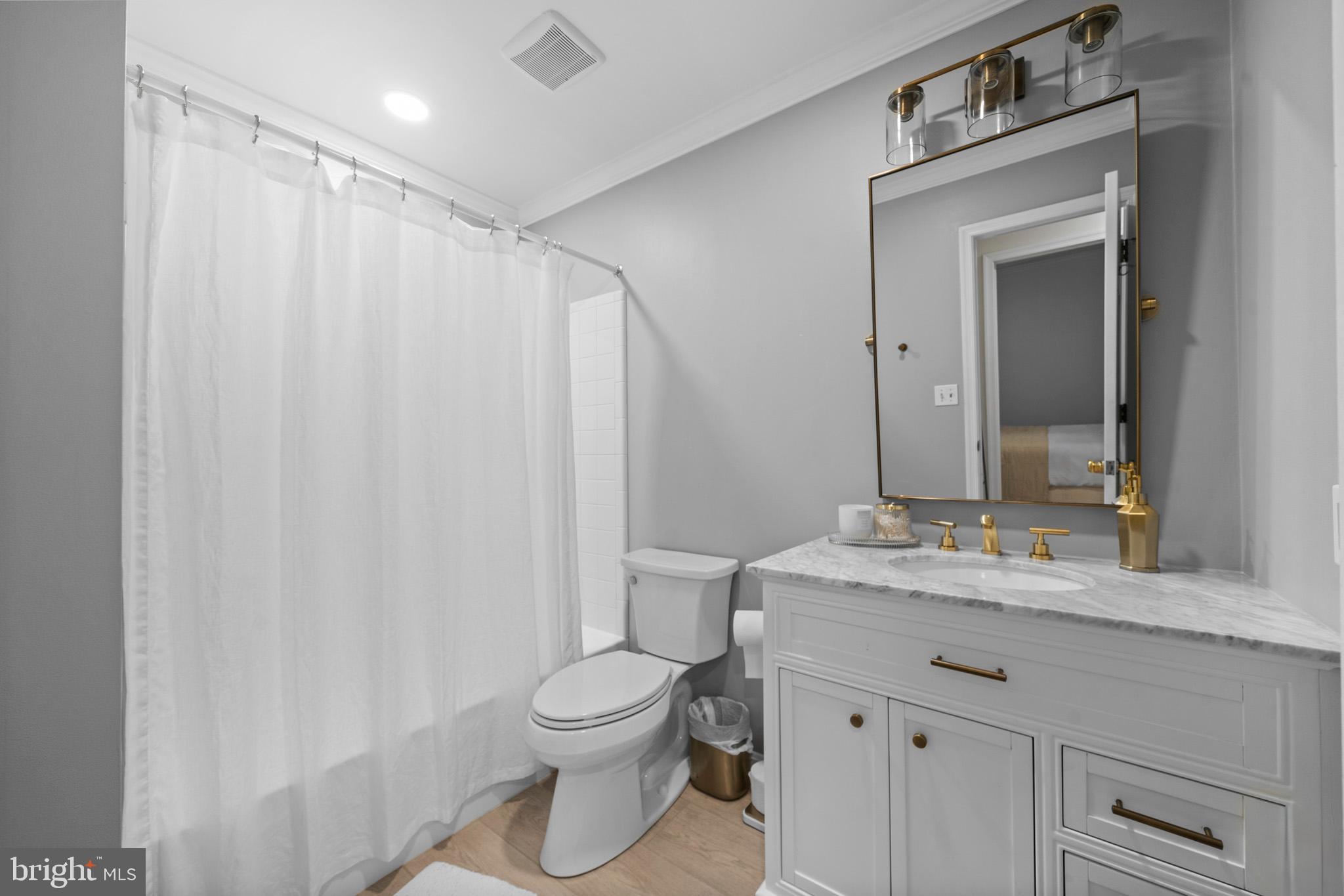 KINGS MANOR SCOTTS - Residential