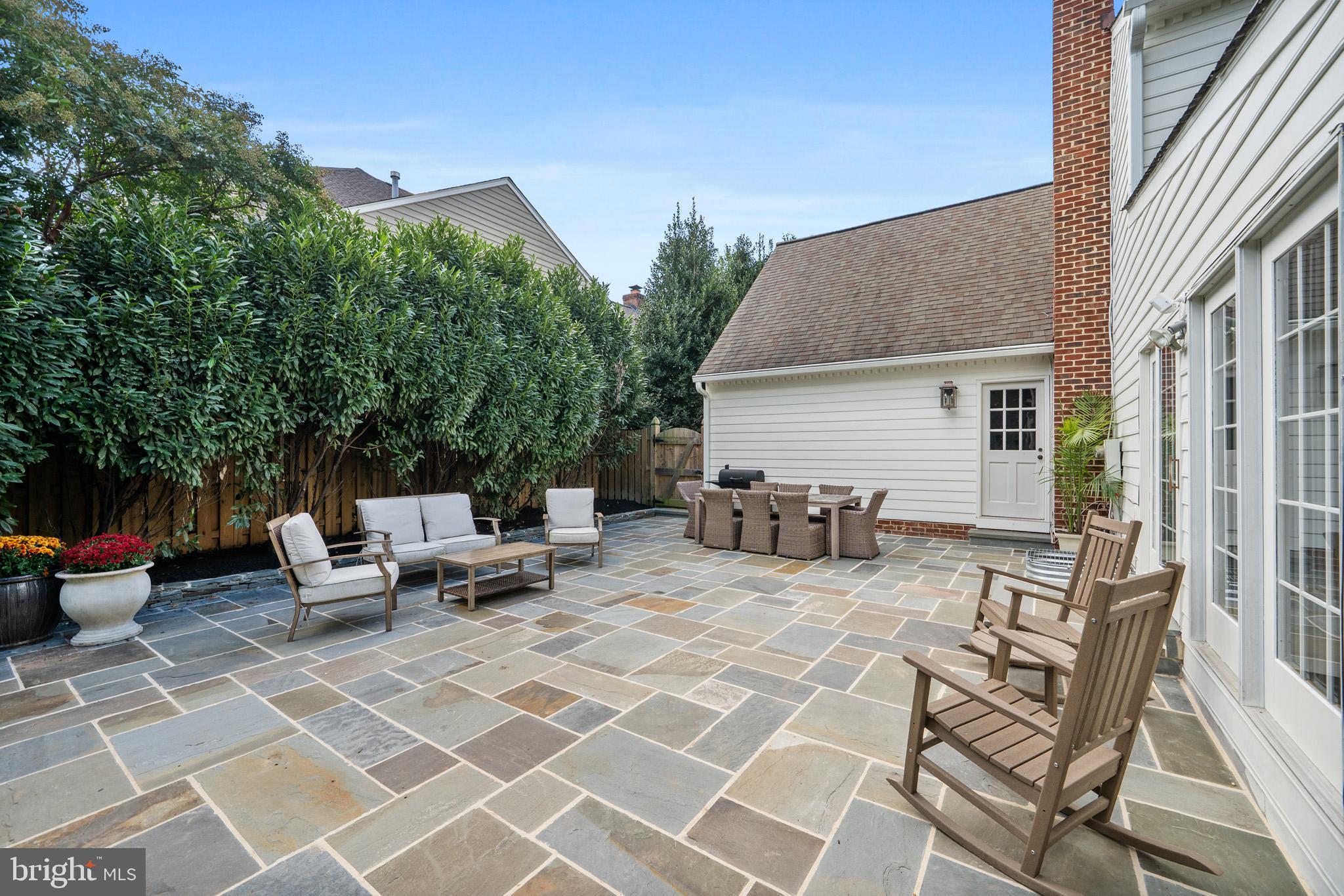 KINGS MANOR SCOTTS - Residential