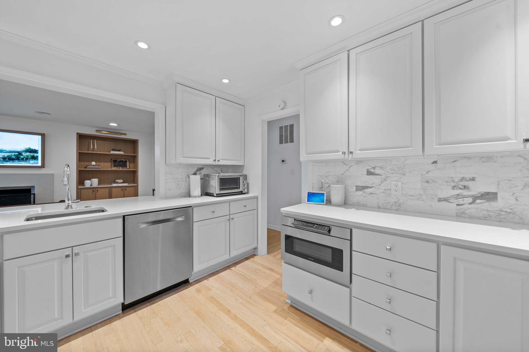 KINGS MANOR SCOTTS - Residential