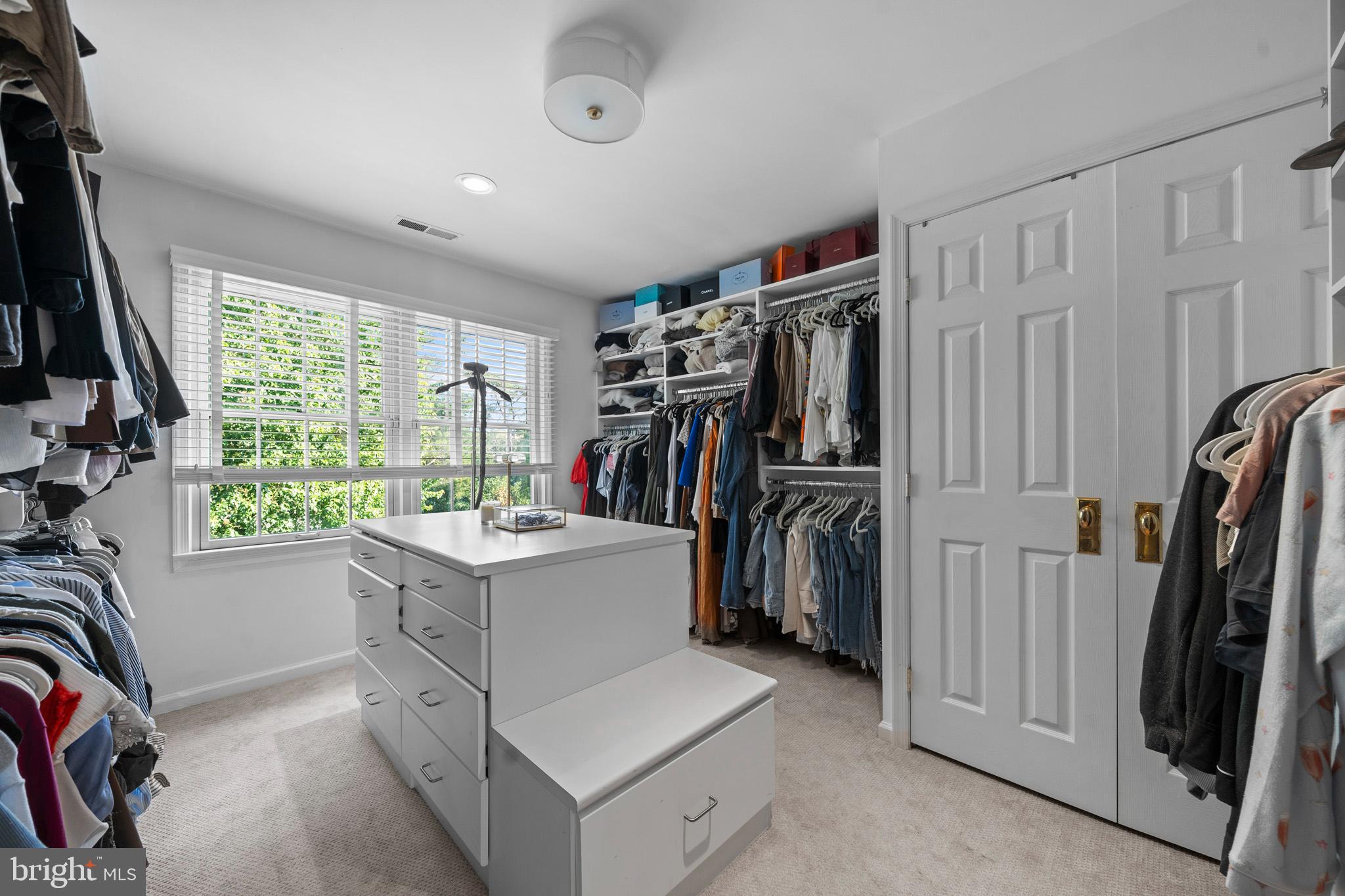 KINGS MANOR SCOTTS - Residential