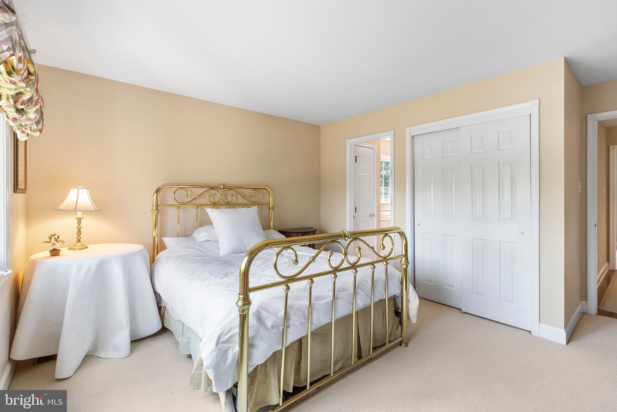 COUNTRYVIEW - Residential