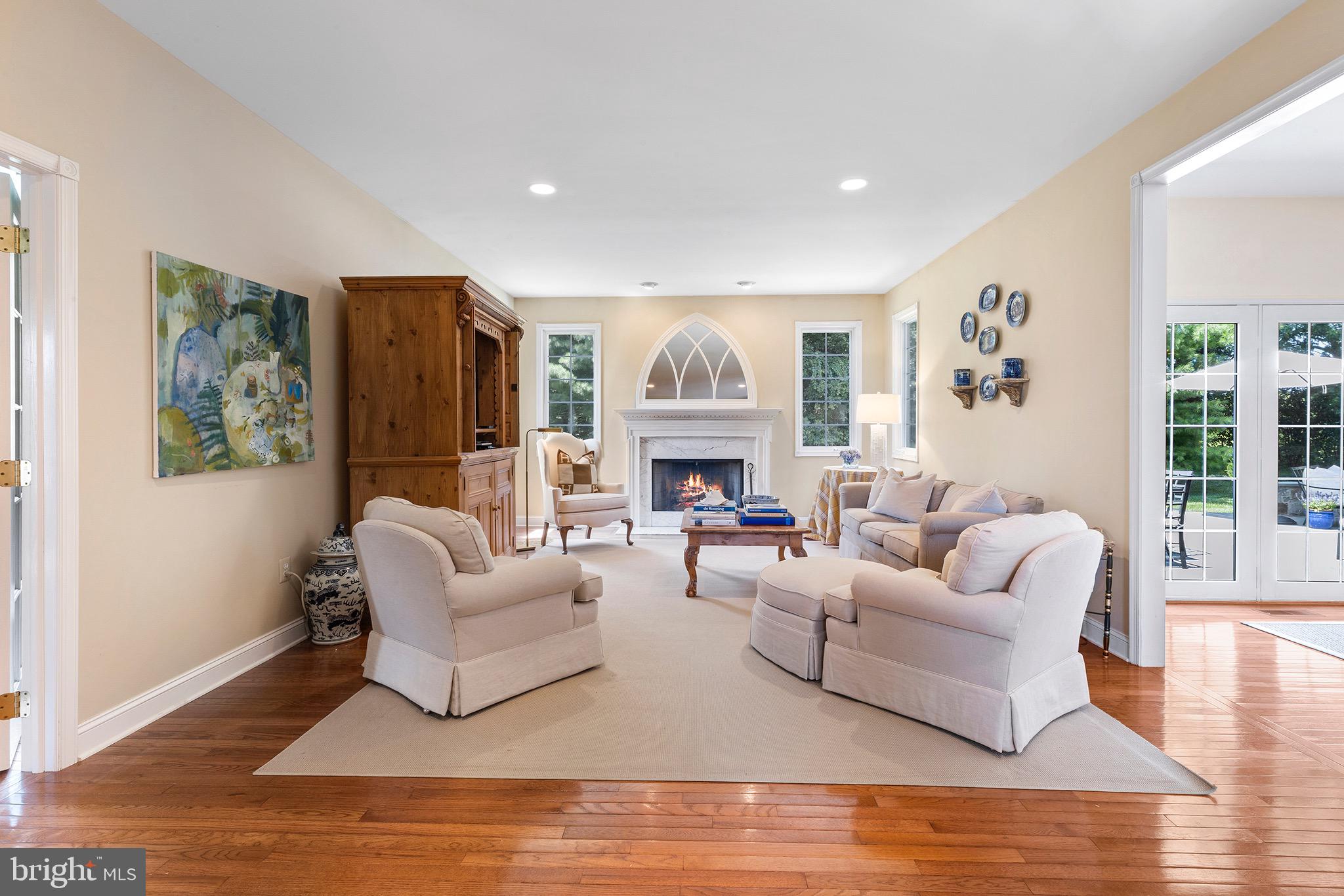 COUNTRYVIEW - Residential