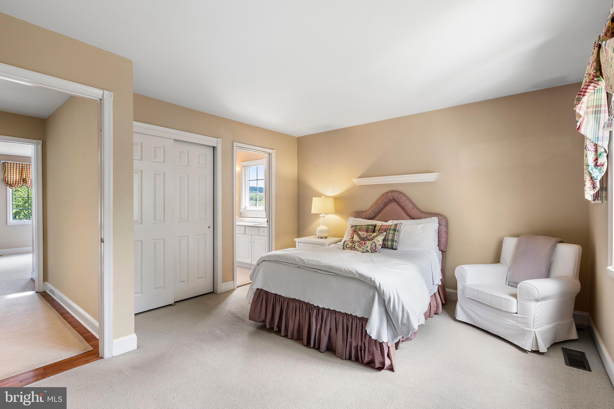 COUNTRYVIEW - Residential