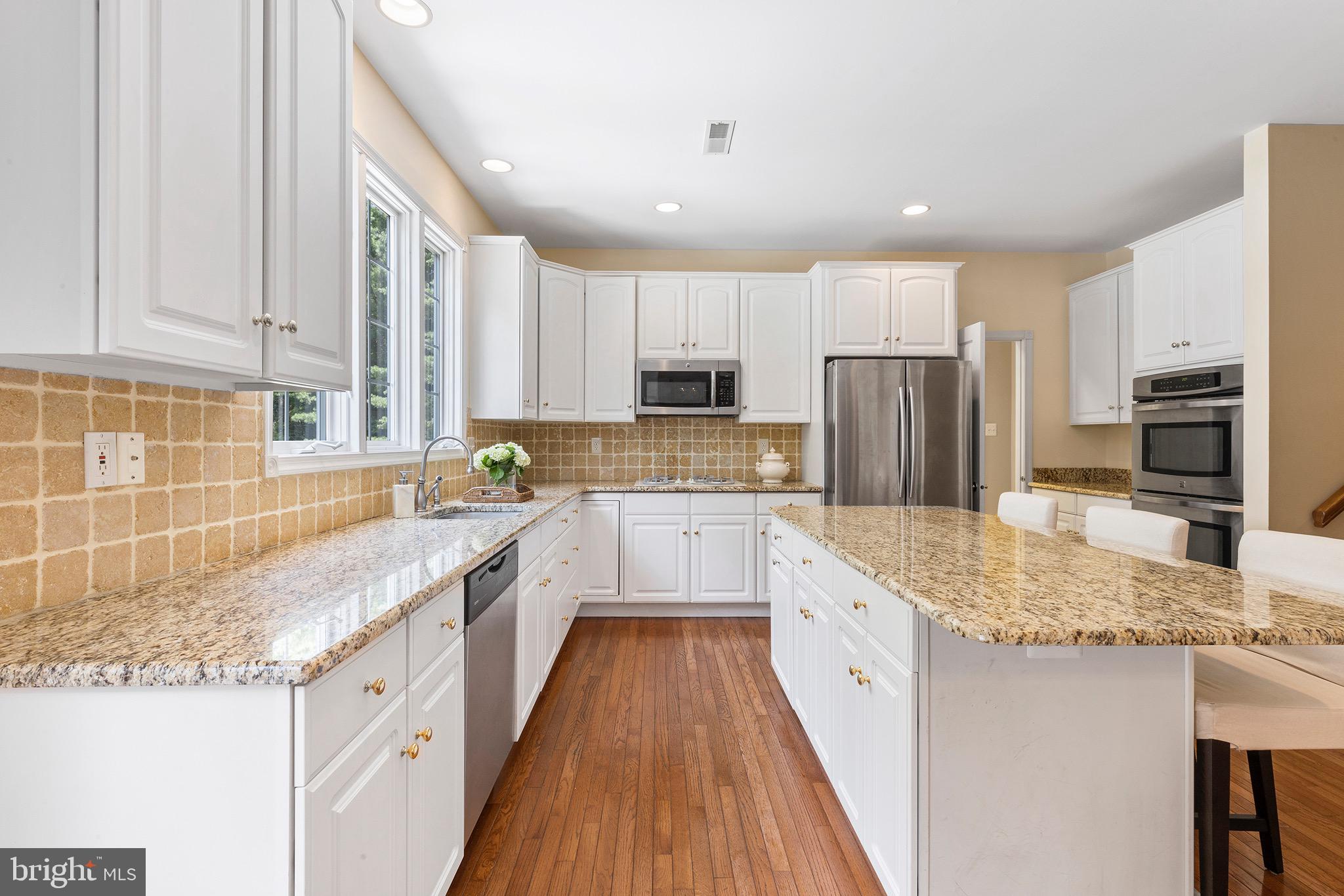 COUNTRYVIEW - Residential