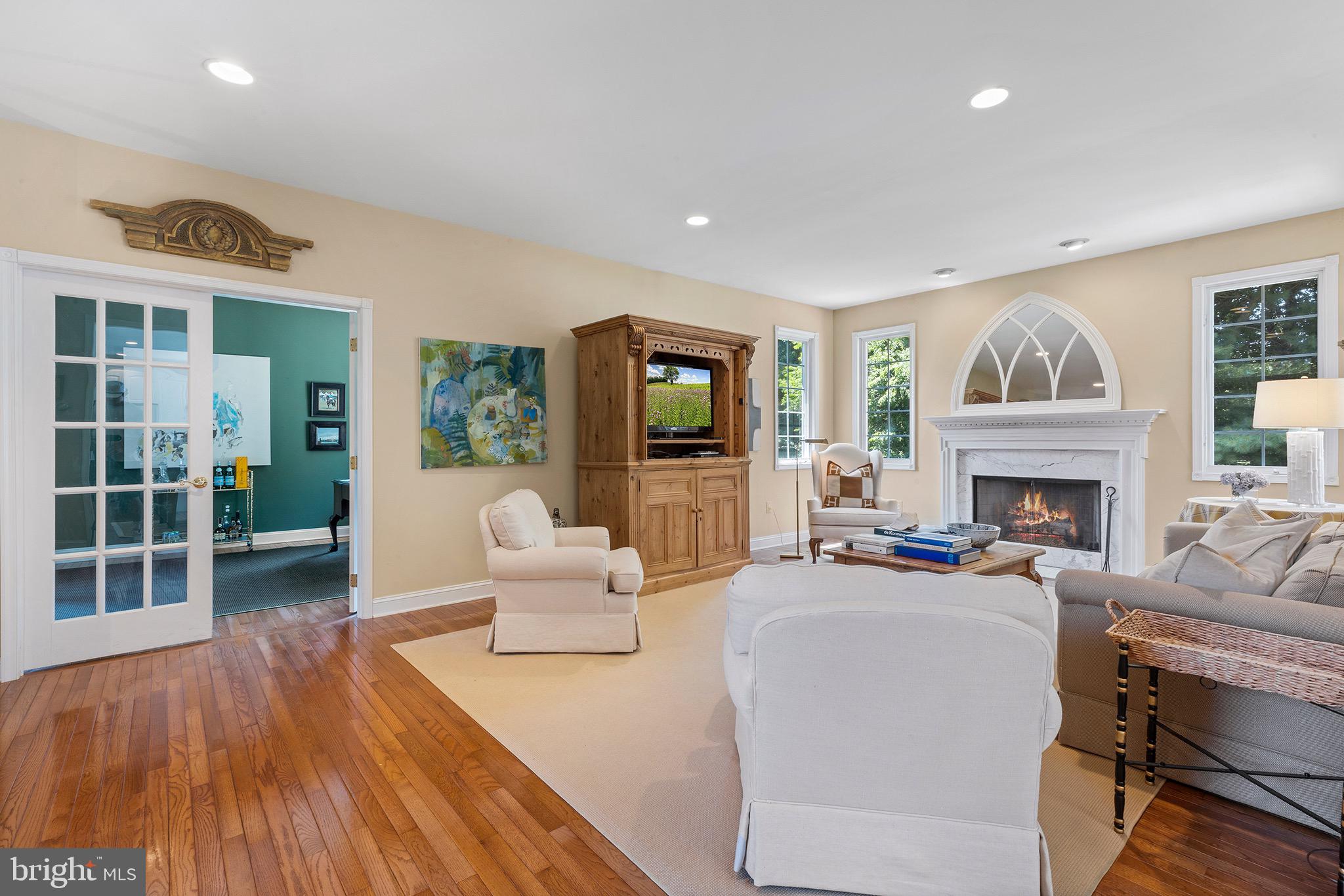 COUNTRYVIEW - Residential