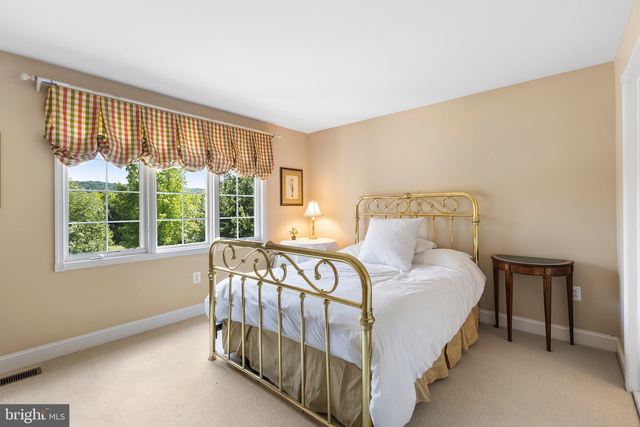 COUNTRYVIEW - Residential