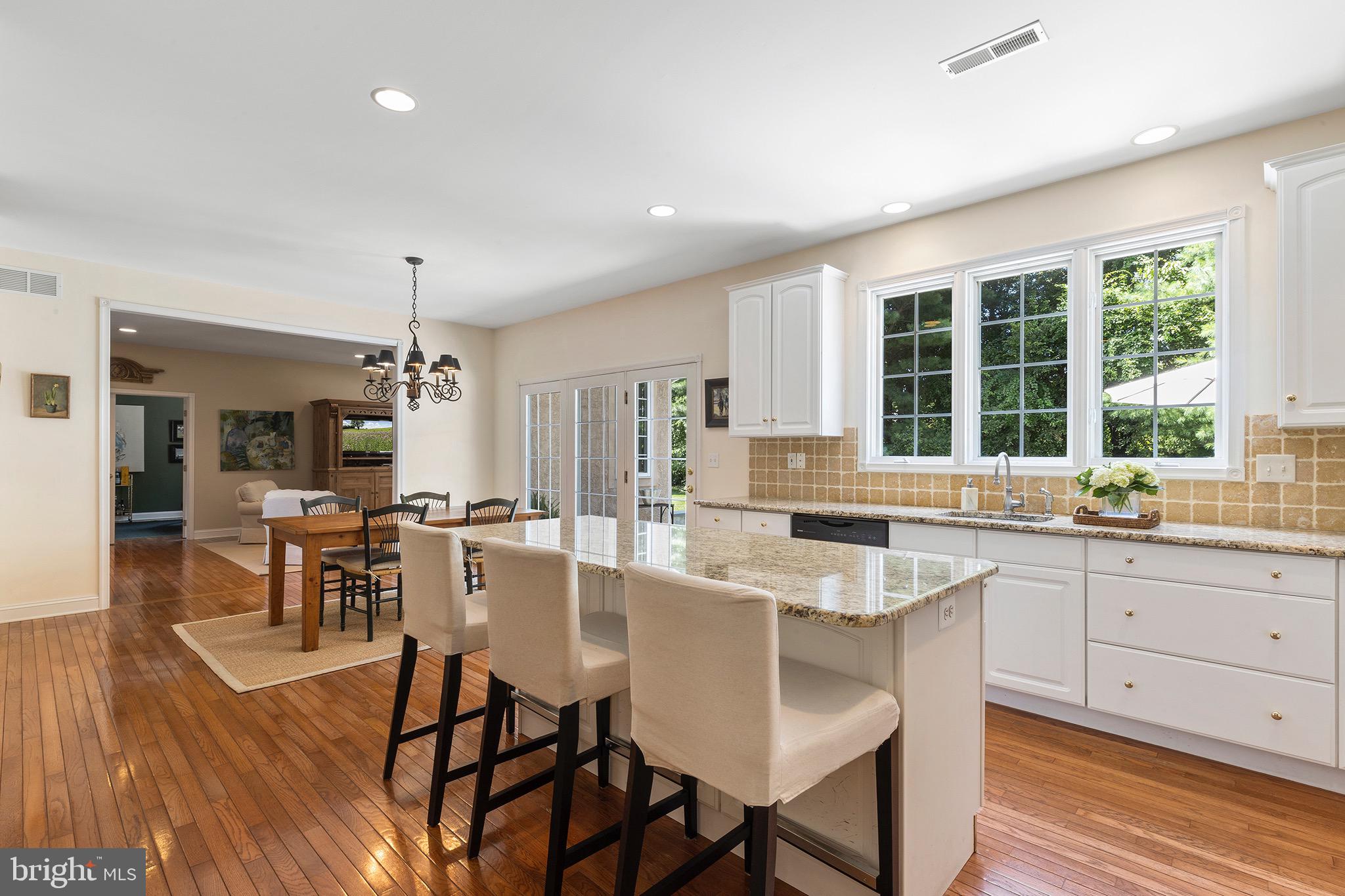 COUNTRYVIEW - Residential