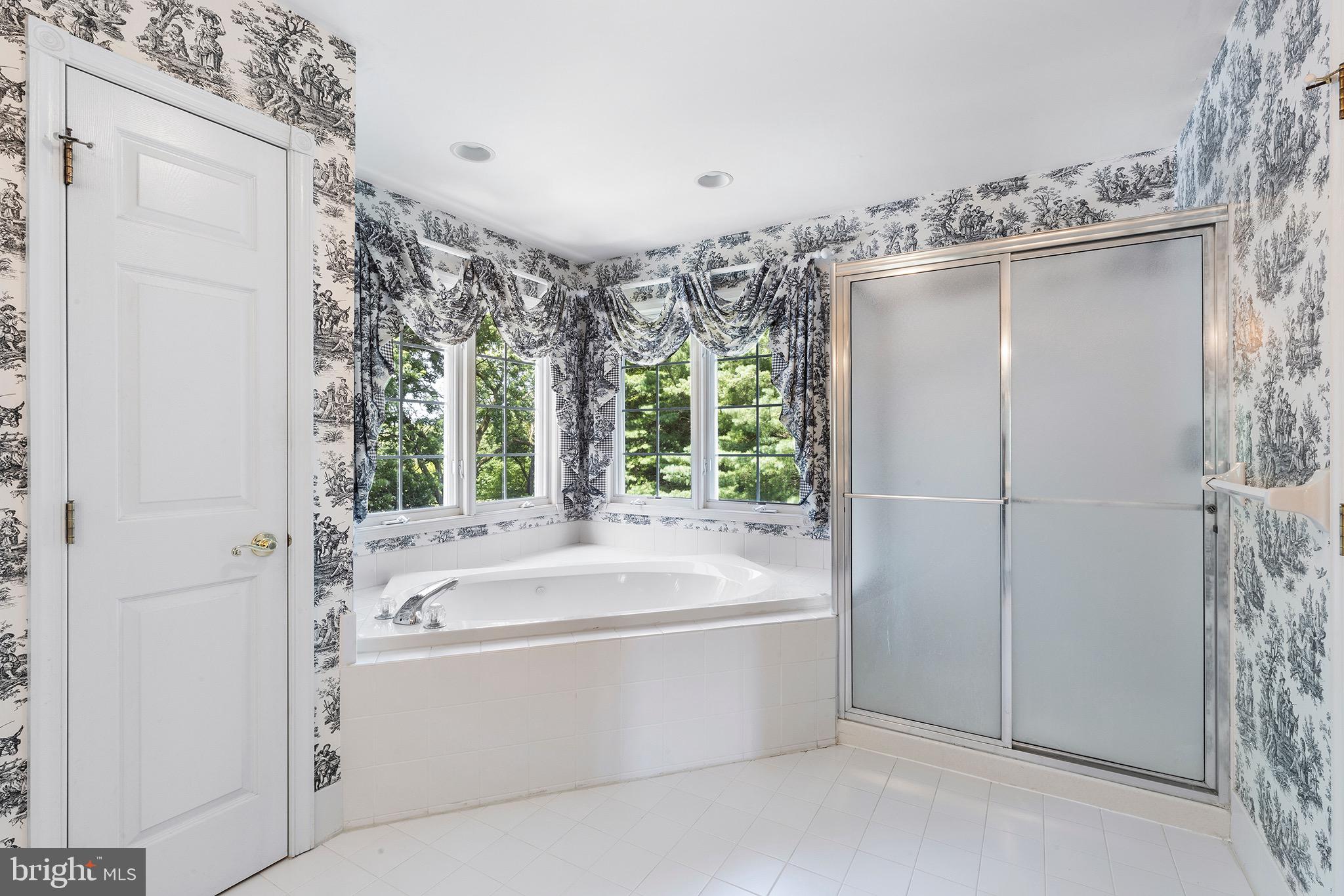 COUNTRYVIEW - Residential