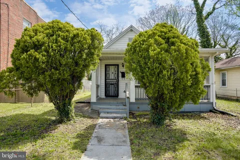 MLS: DCDC2196158