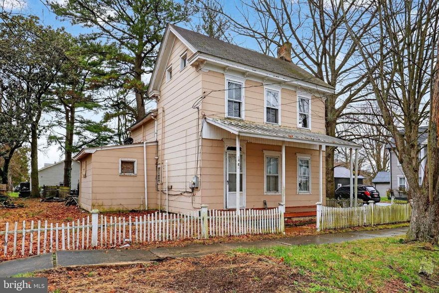 INVESTOR ALERT! The potential is endless for this 1905 single with detached garage situated on a corner lot just three blocks from Main Street in a quiet neighborhood. It's conveniently located near local schools, major highways, and shopping. Public records show it as a 3 bed/1.5 bath but it has the potential for an additional bedroom on the main level and an additional bathroom on the second level. Imagine the equity you can create! Eligible for Cash or Renovation Loan financing only; this home will not qualify for FHA, VA, or USDA financing. Bring your vision and turn this property into your dream home or a strong addition to your investment portfolio.