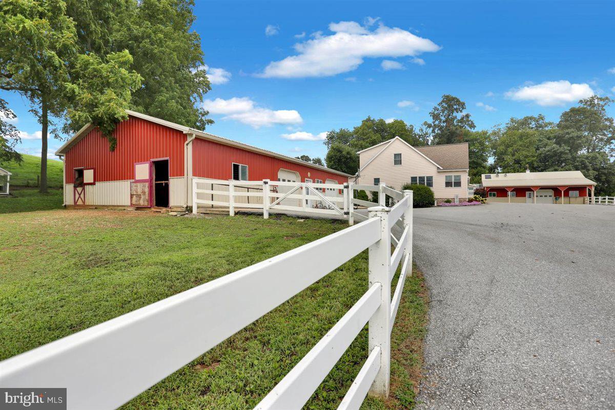 942 VALLEY ROAD