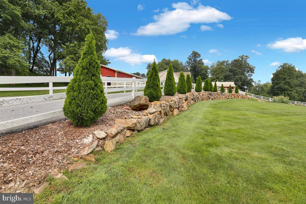 942 VALLEY ROAD