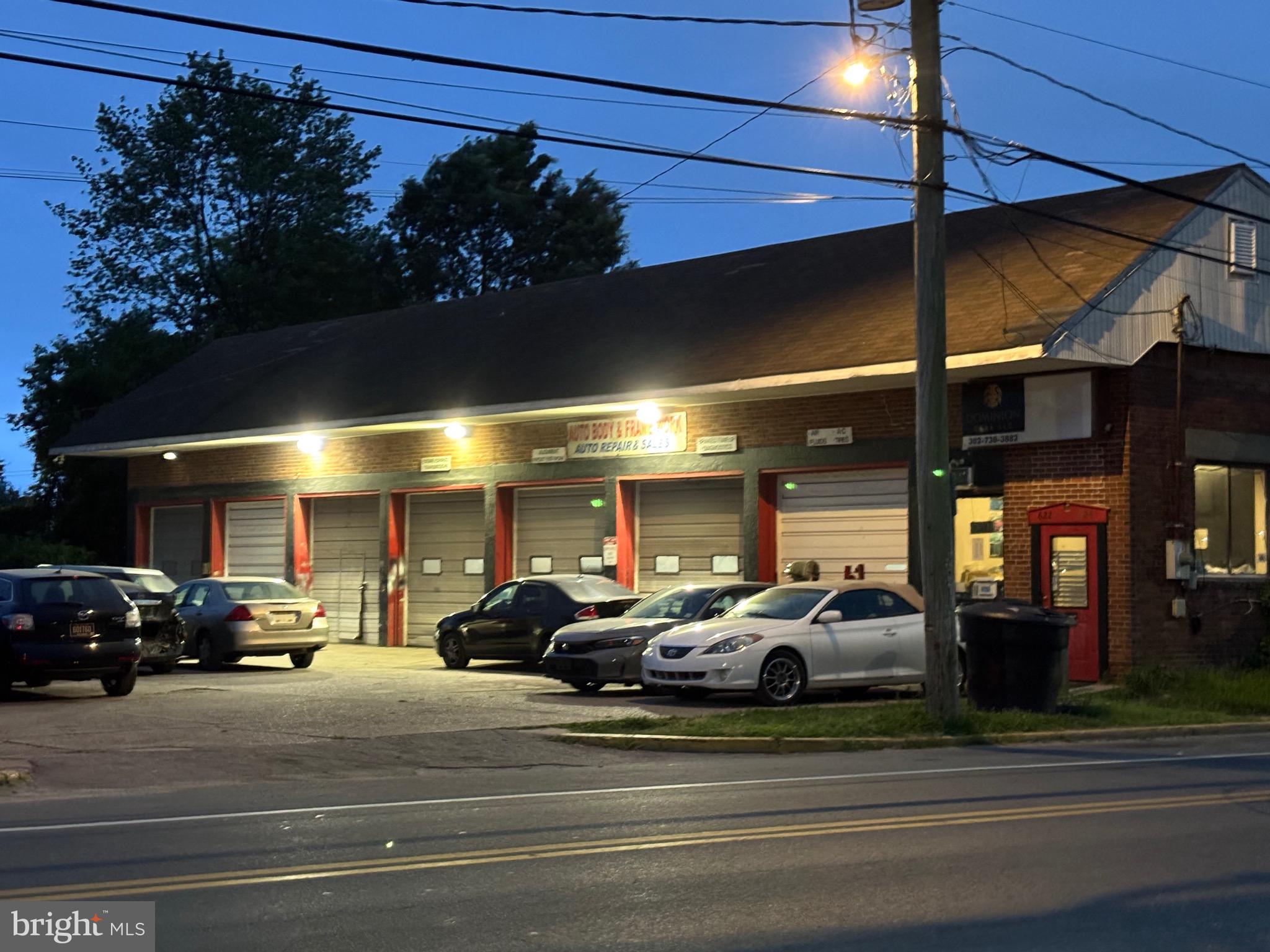 622 W DIVISION STREET