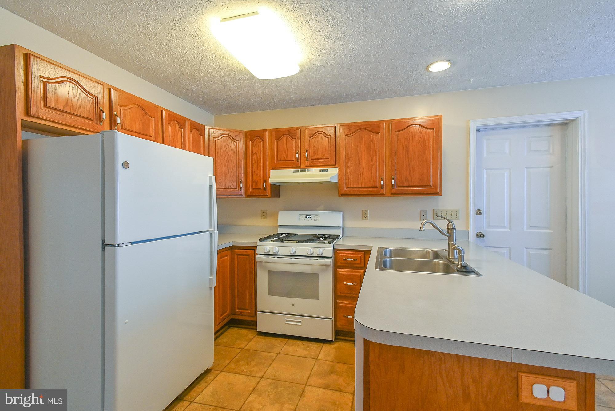 DRY RUN COMMONS - Residential Lease