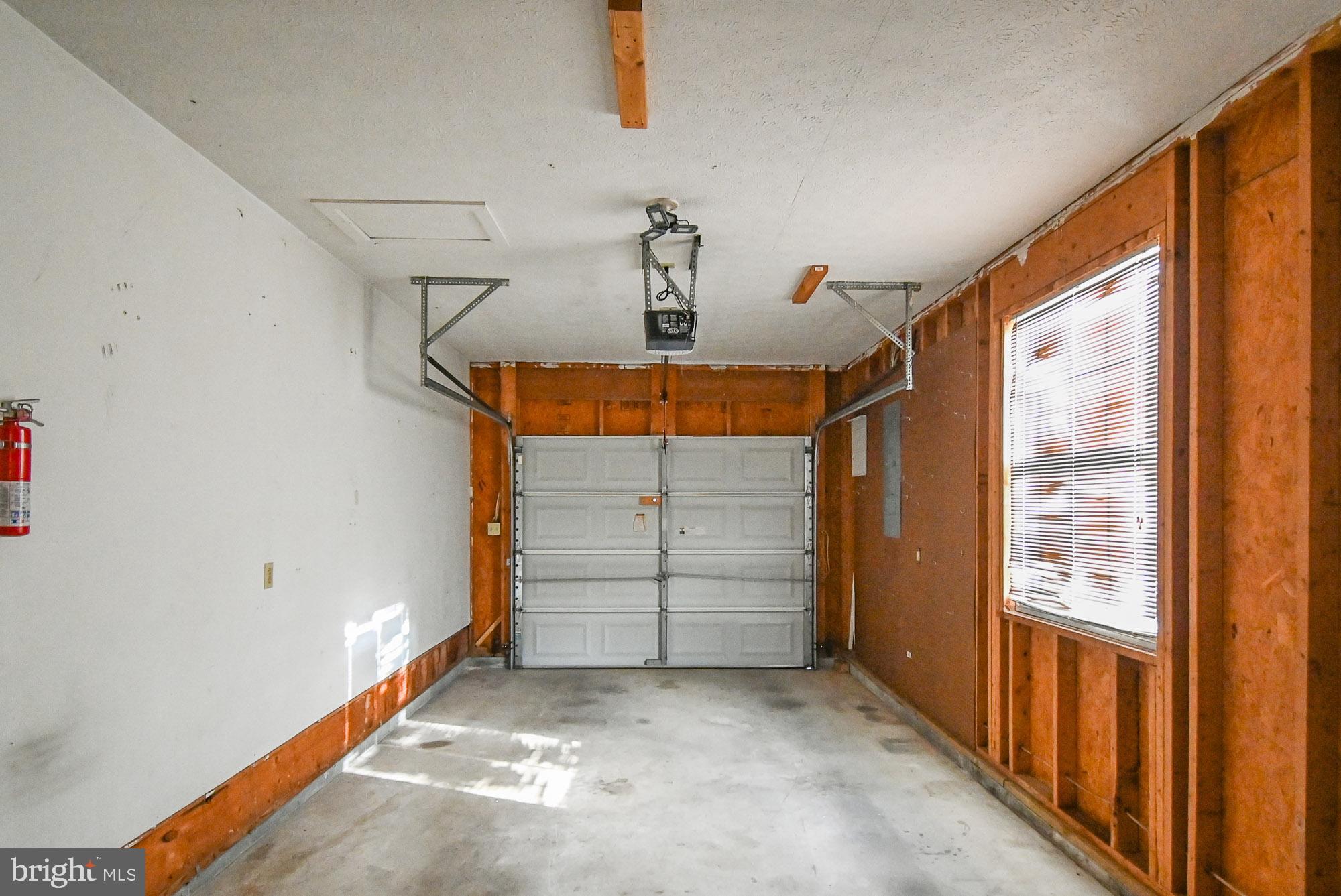 DRY RUN COMMONS - Residential Lease