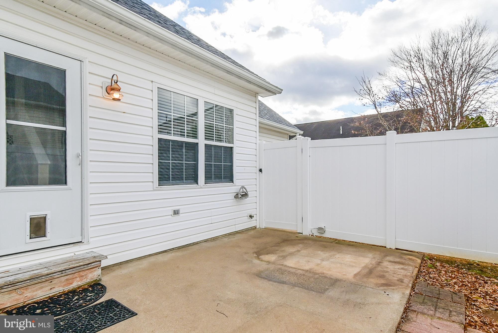 DRY RUN COMMONS - Residential Lease