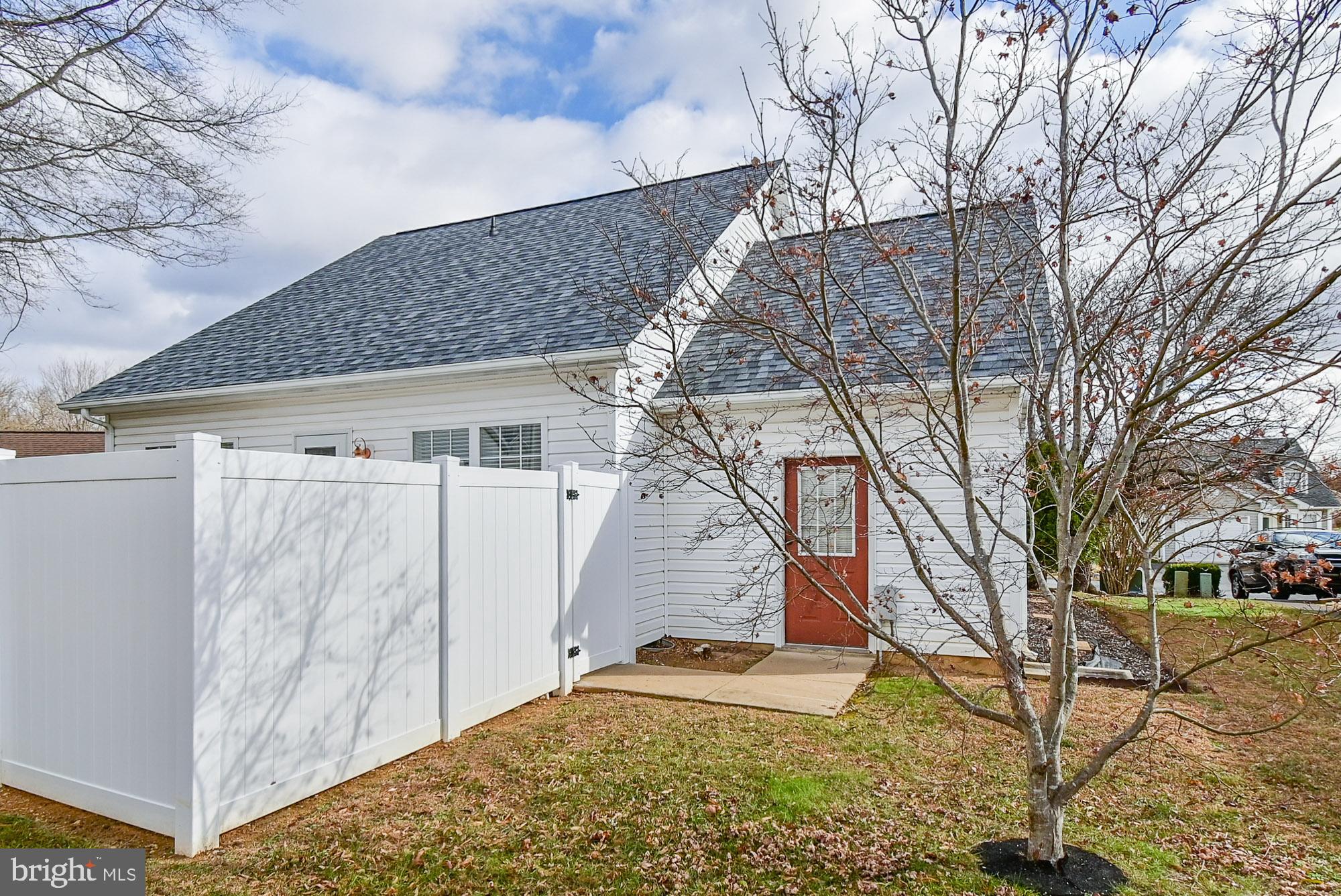 DRY RUN COMMONS - Residential Lease