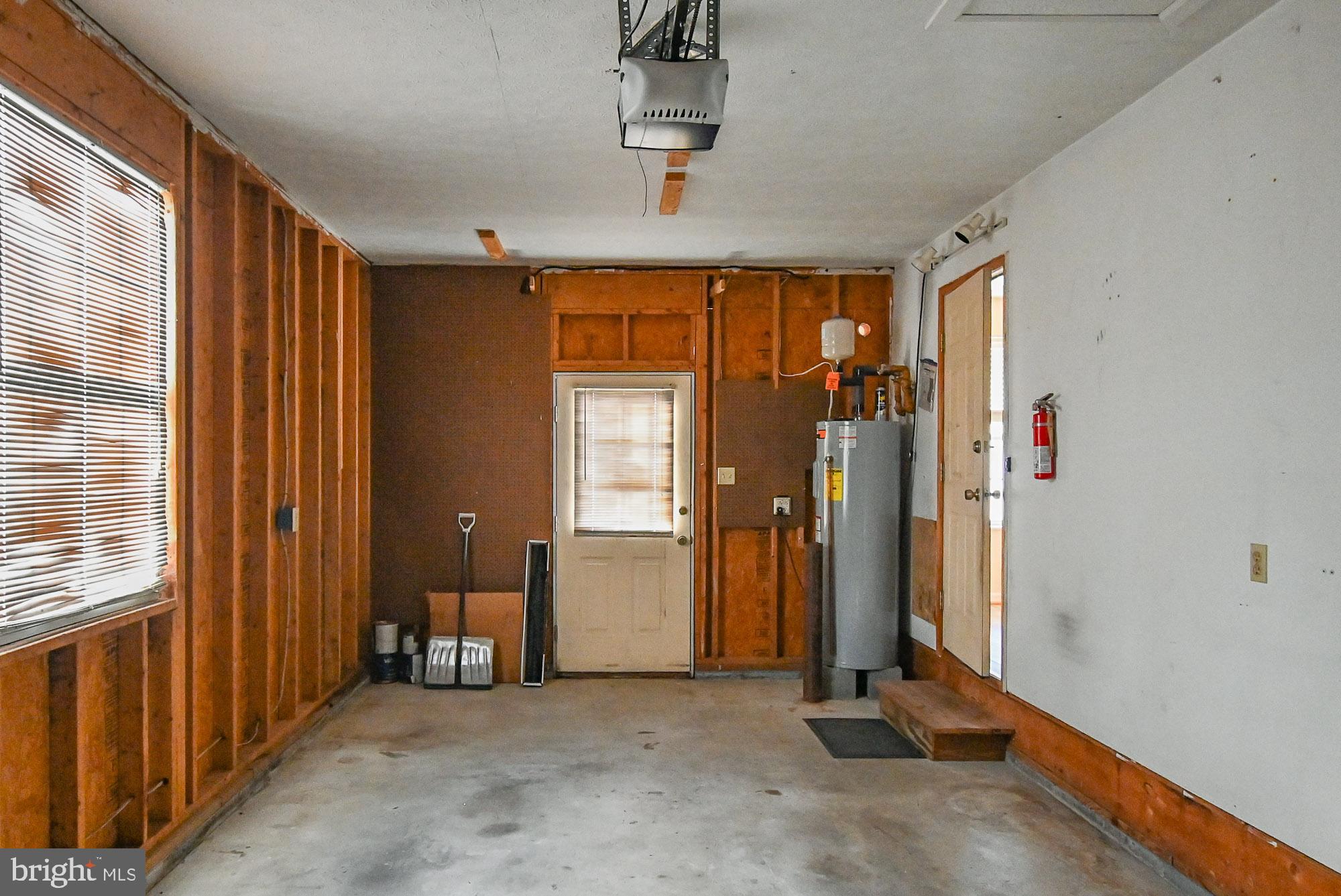 DRY RUN COMMONS - Residential Lease