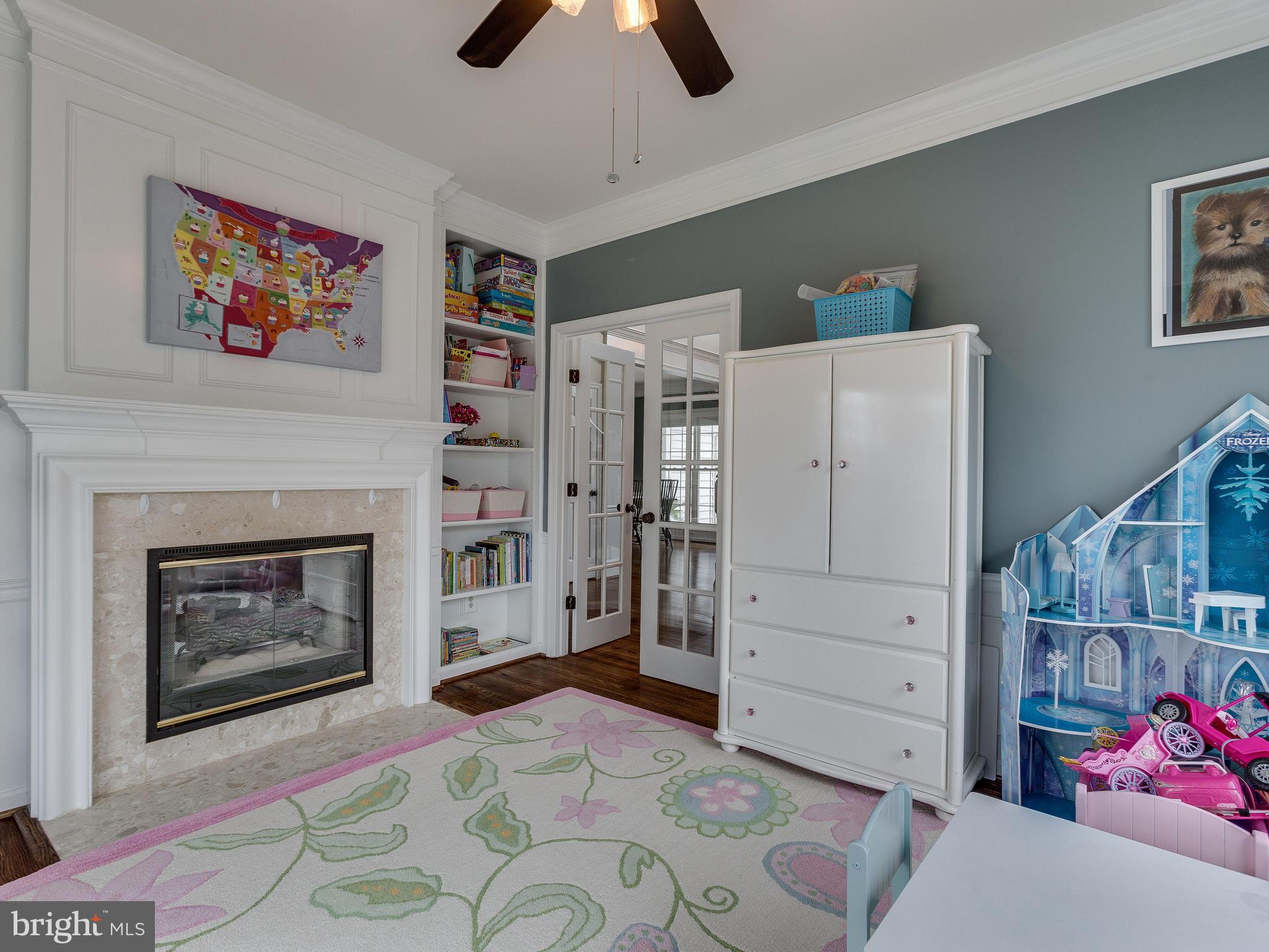 SOUTH RIDING - Residential