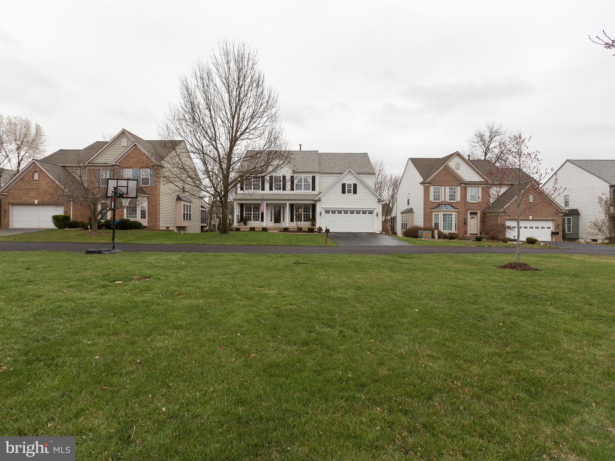 SOUTH RIDING - Residential