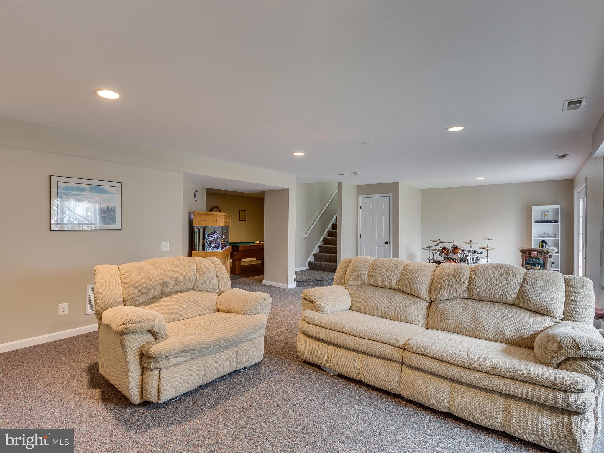 SOUTH RIDING - Residential