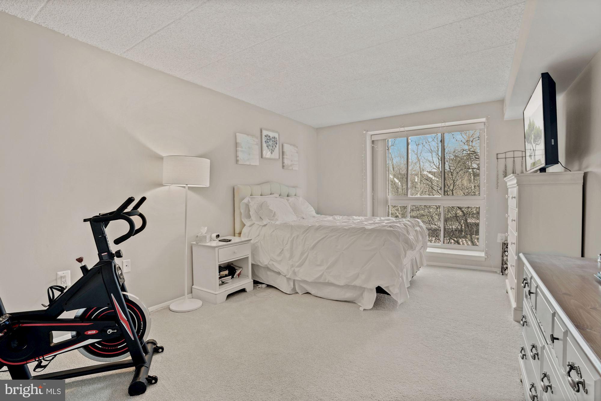 ALEXANDRIA OVERLOOK - Residential Lease