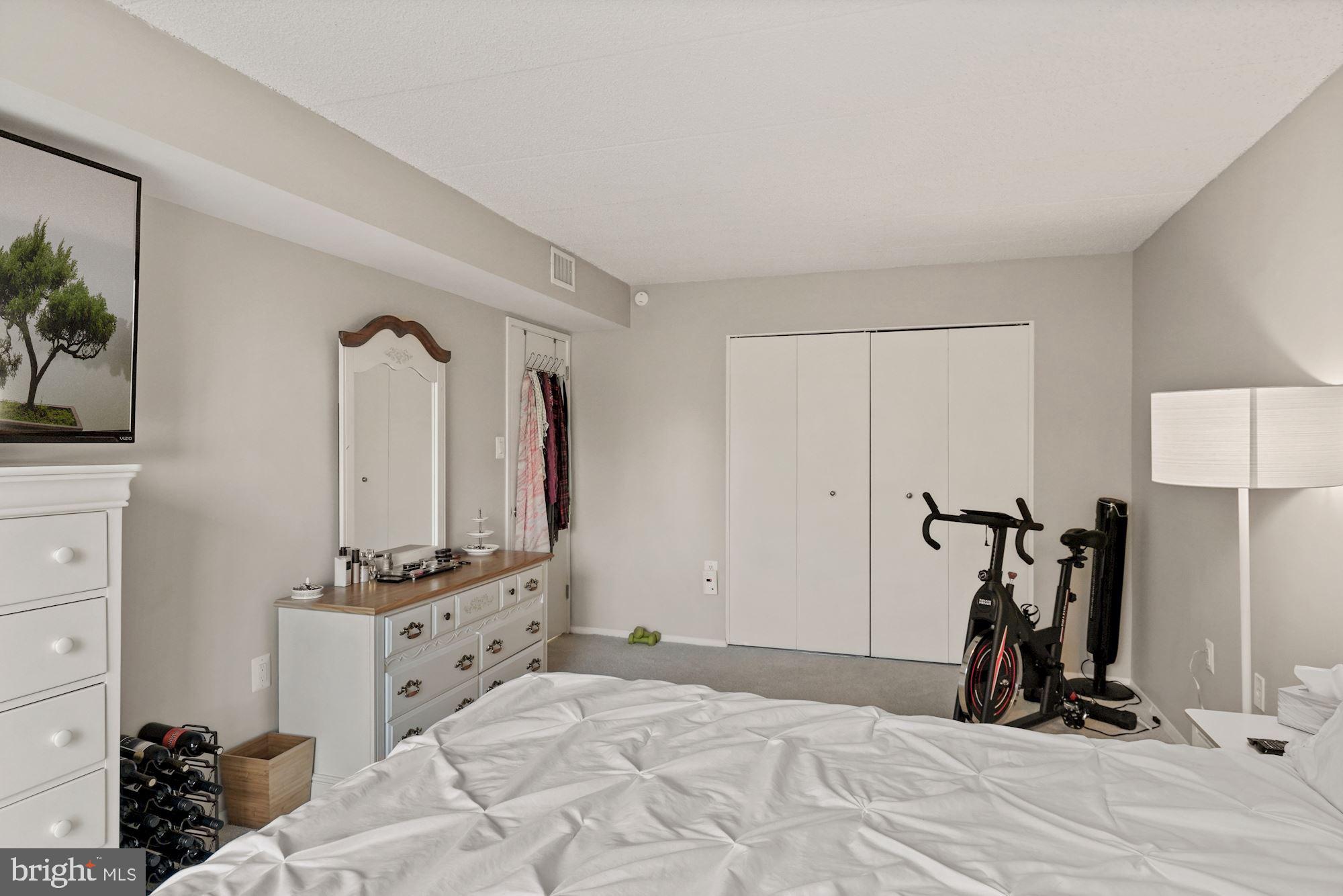 ALEXANDRIA OVERLOOK - Residential Lease