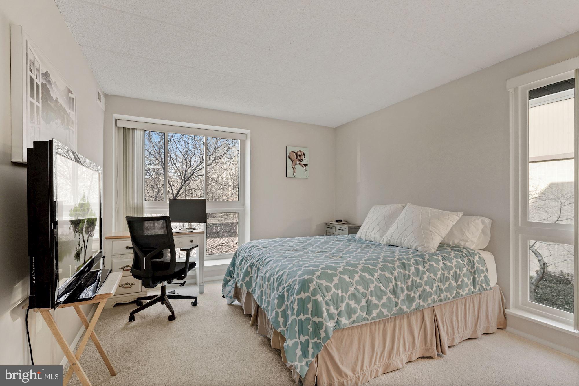 ALEXANDRIA OVERLOOK - Residential Lease