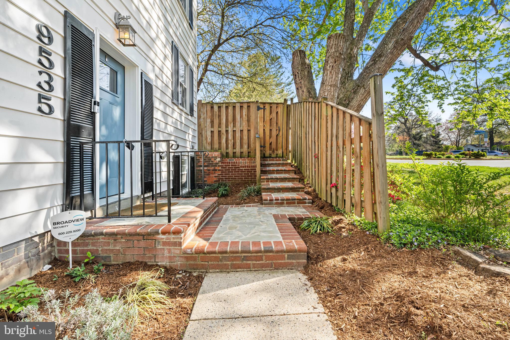 LAKE BRADDOCK - Residential