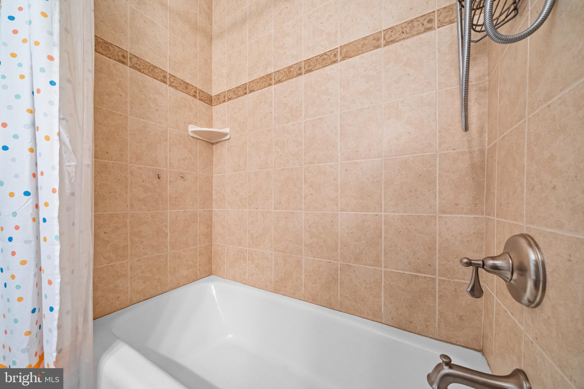 LAKE BRADDOCK - Residential