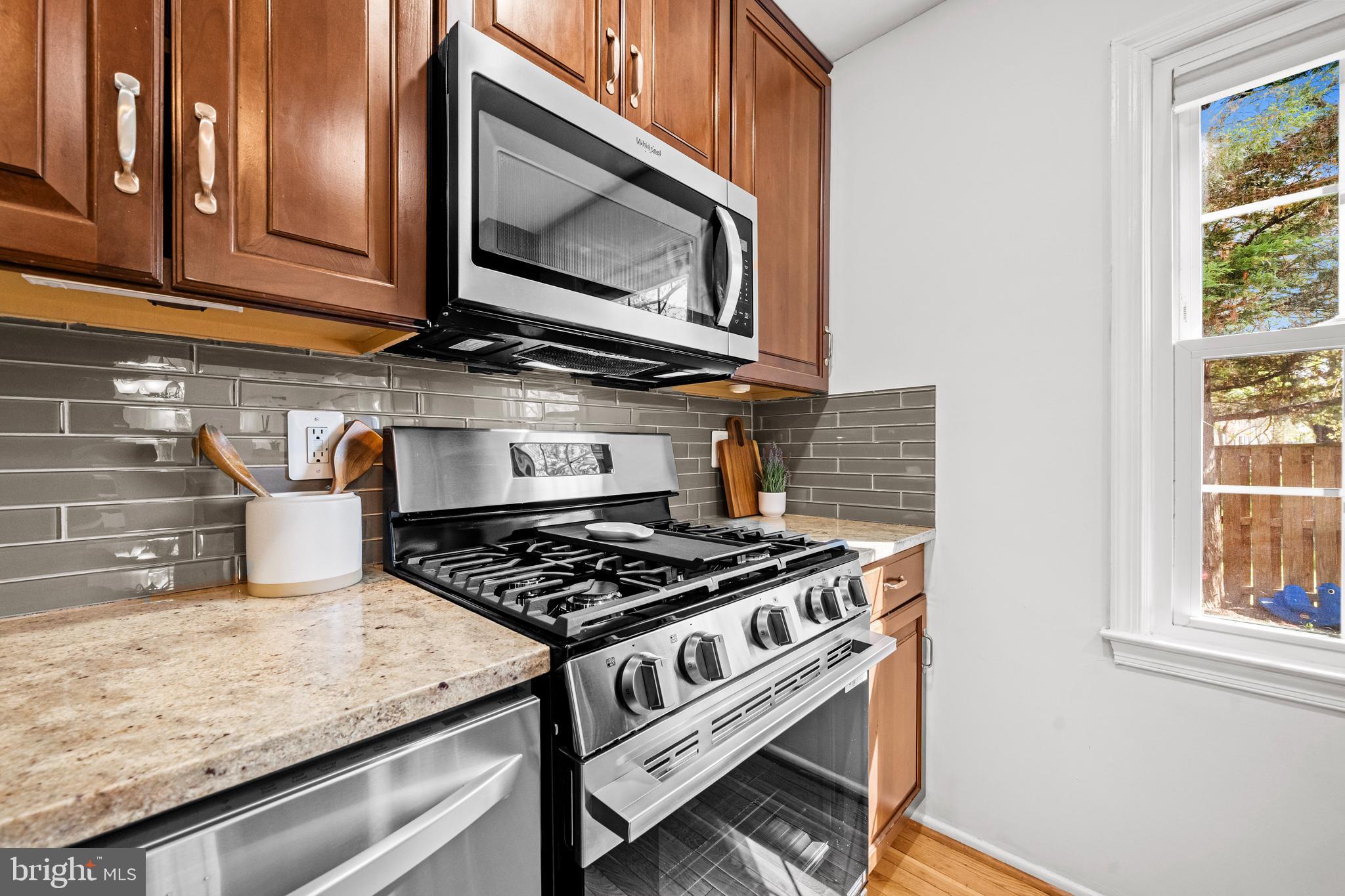 LAKE BRADDOCK - Residential