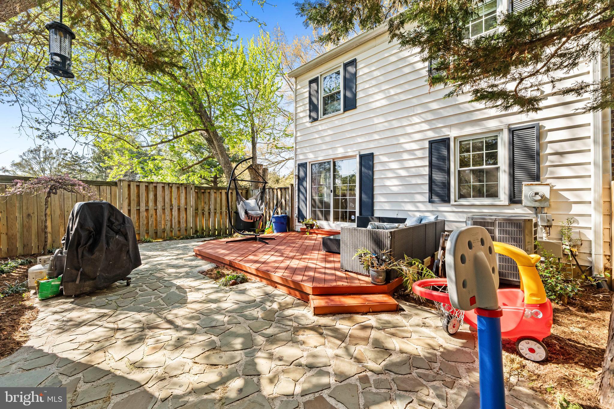 LAKE BRADDOCK - Residential