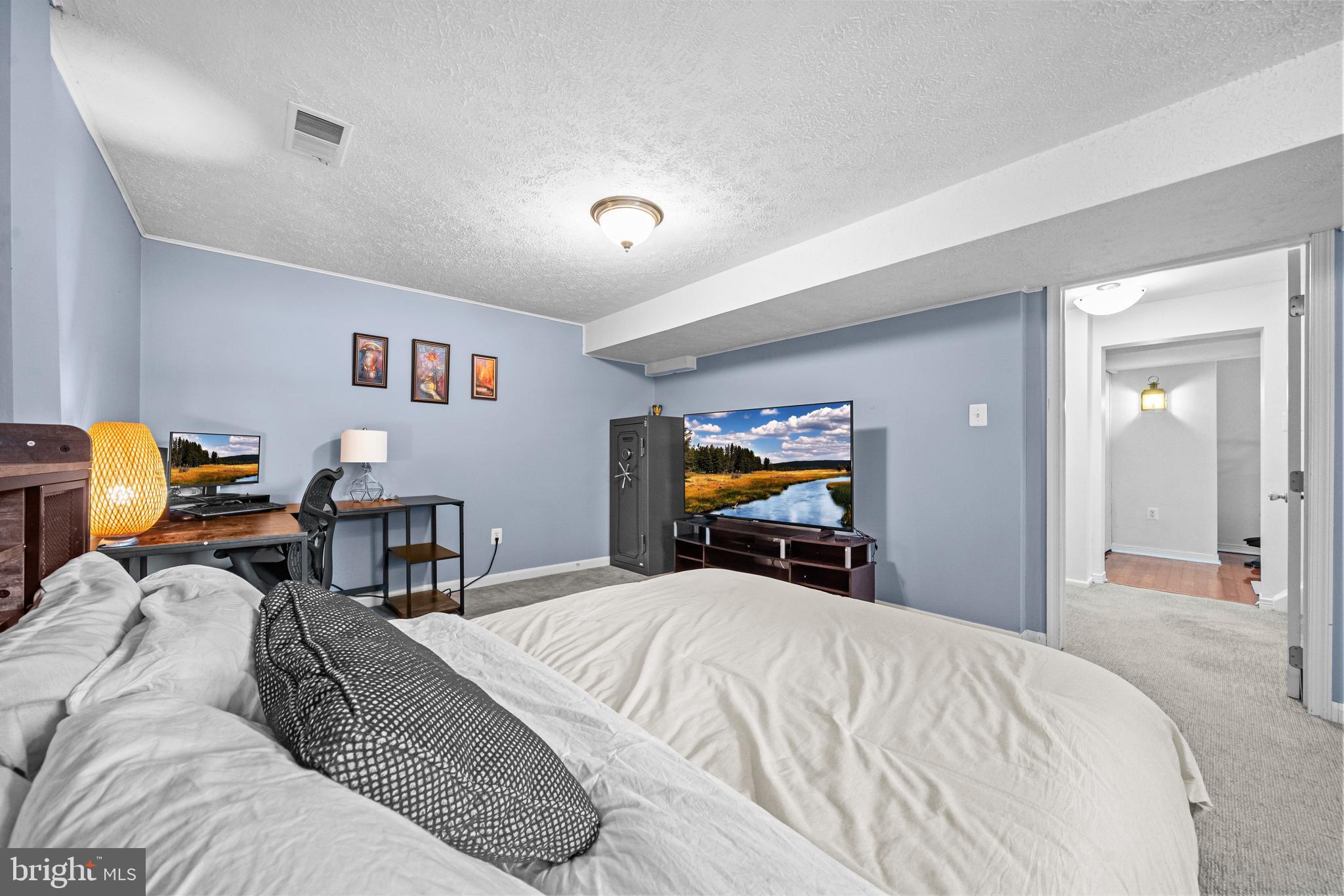 LAKE BRADDOCK - Residential