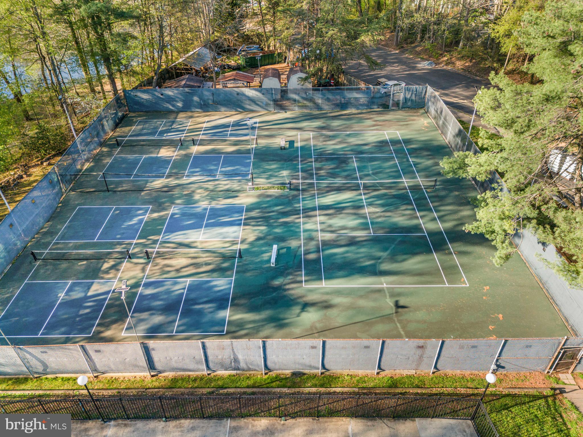 LAKE BRADDOCK - Residential