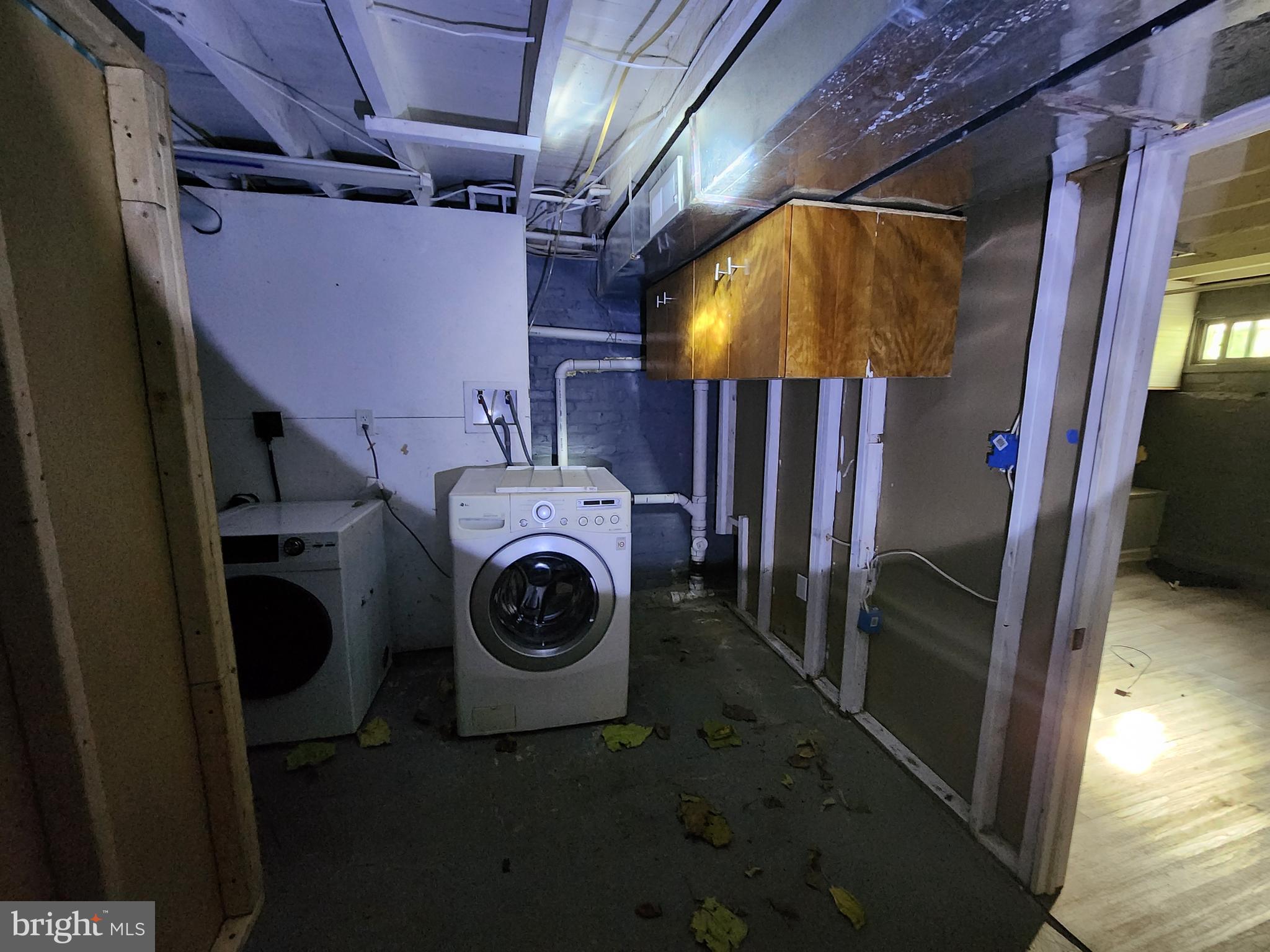 FOUR BY FOUR - Residential