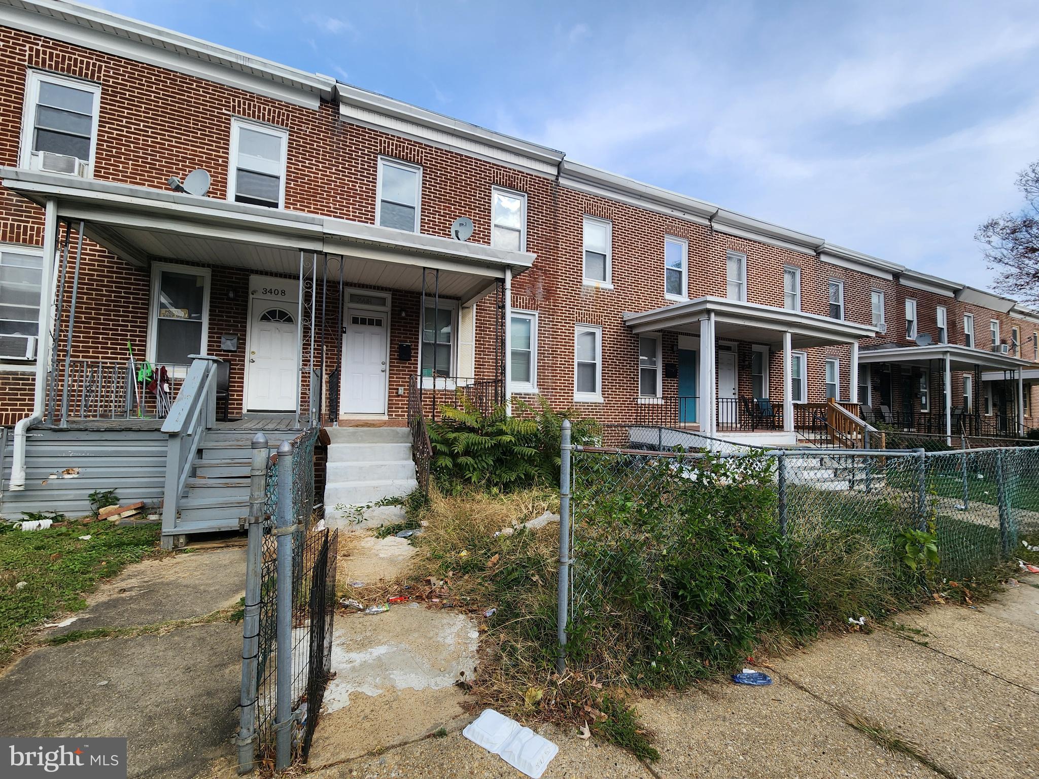 FOUR BY FOUR - Residential