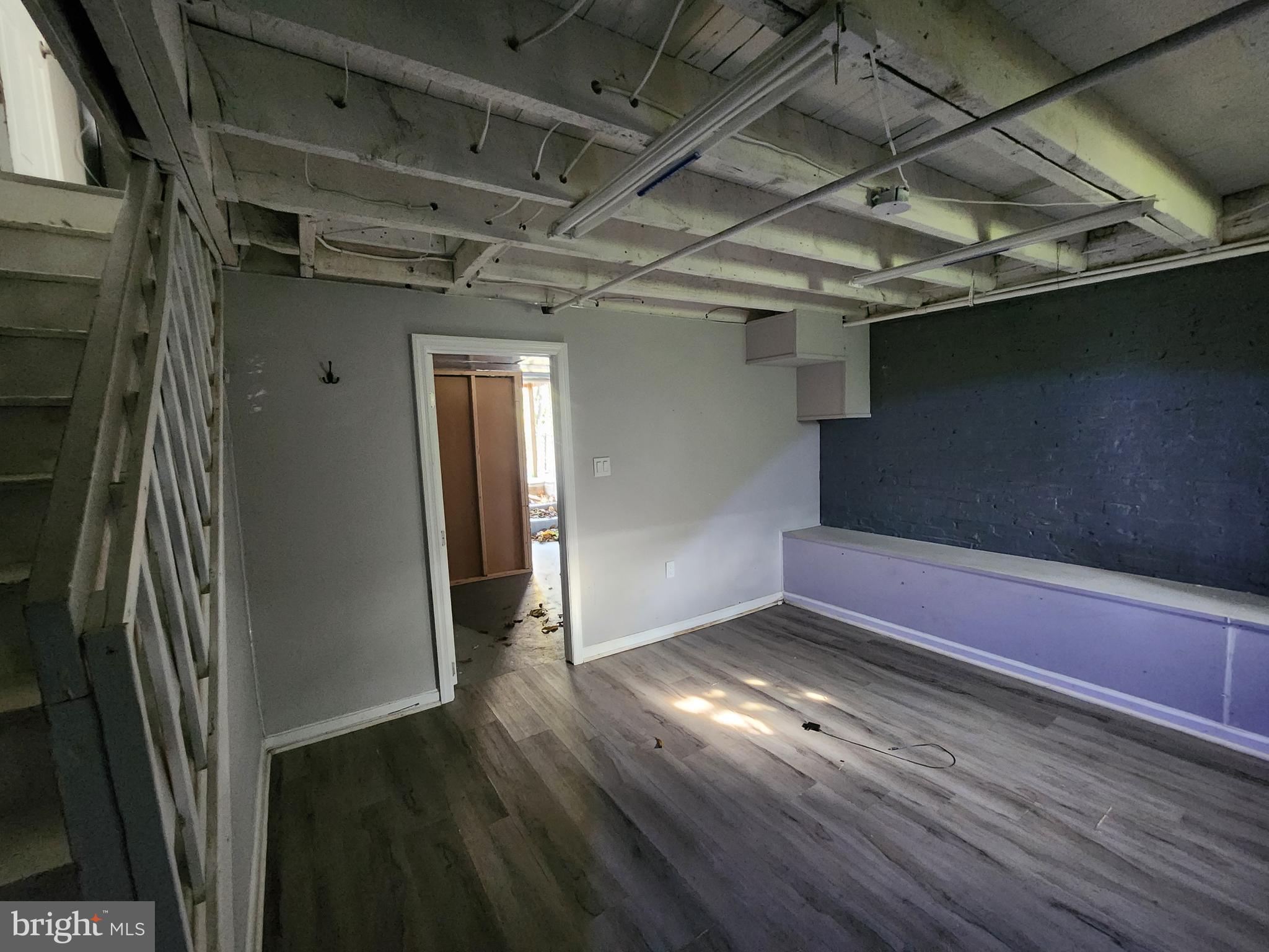 FOUR BY FOUR - Residential